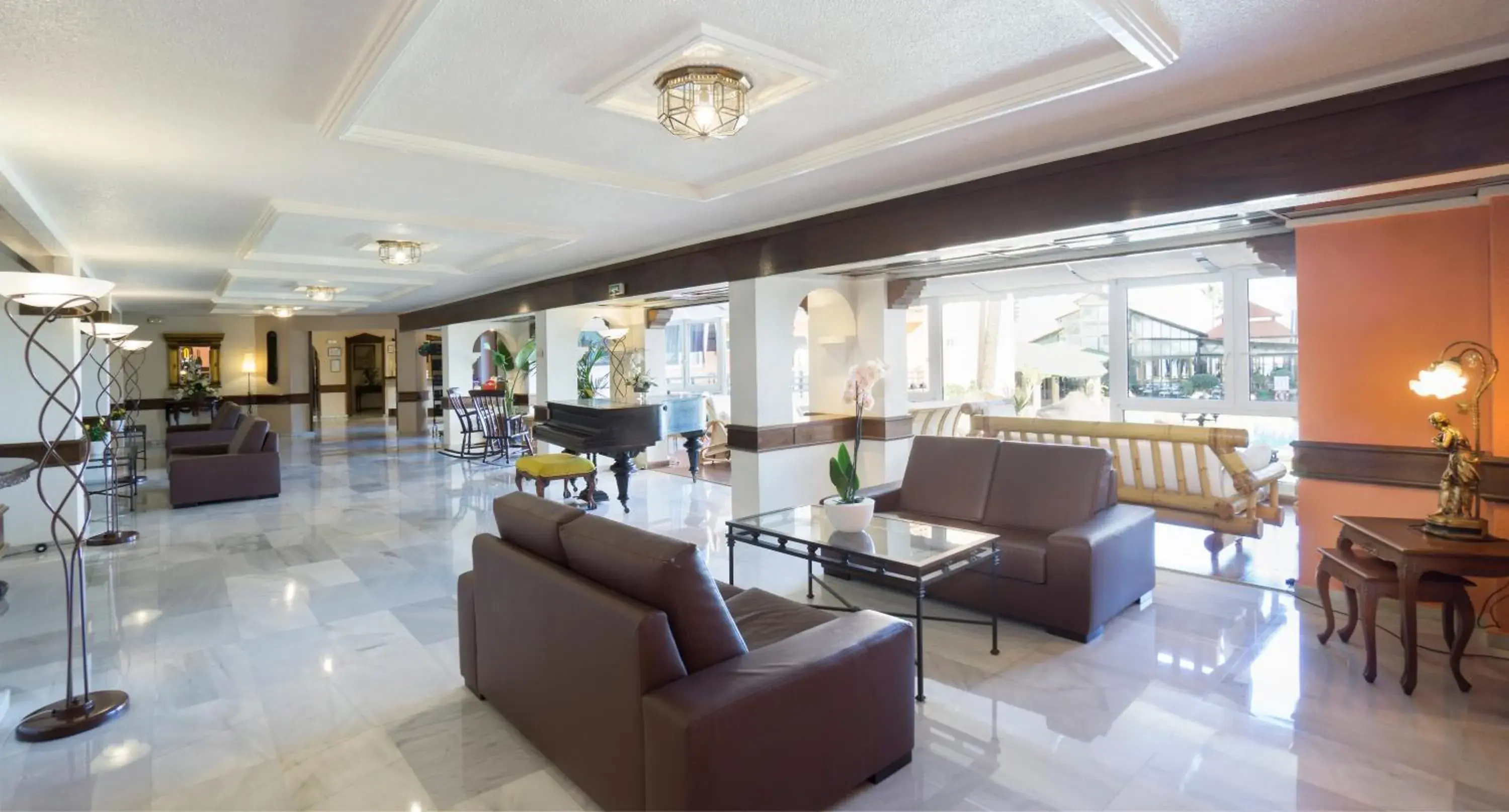 Lounge or bar in Hotel MS Tropicana Costa del Sol Lounge or bar in Hotel MS Tropicana Costa del Sol
