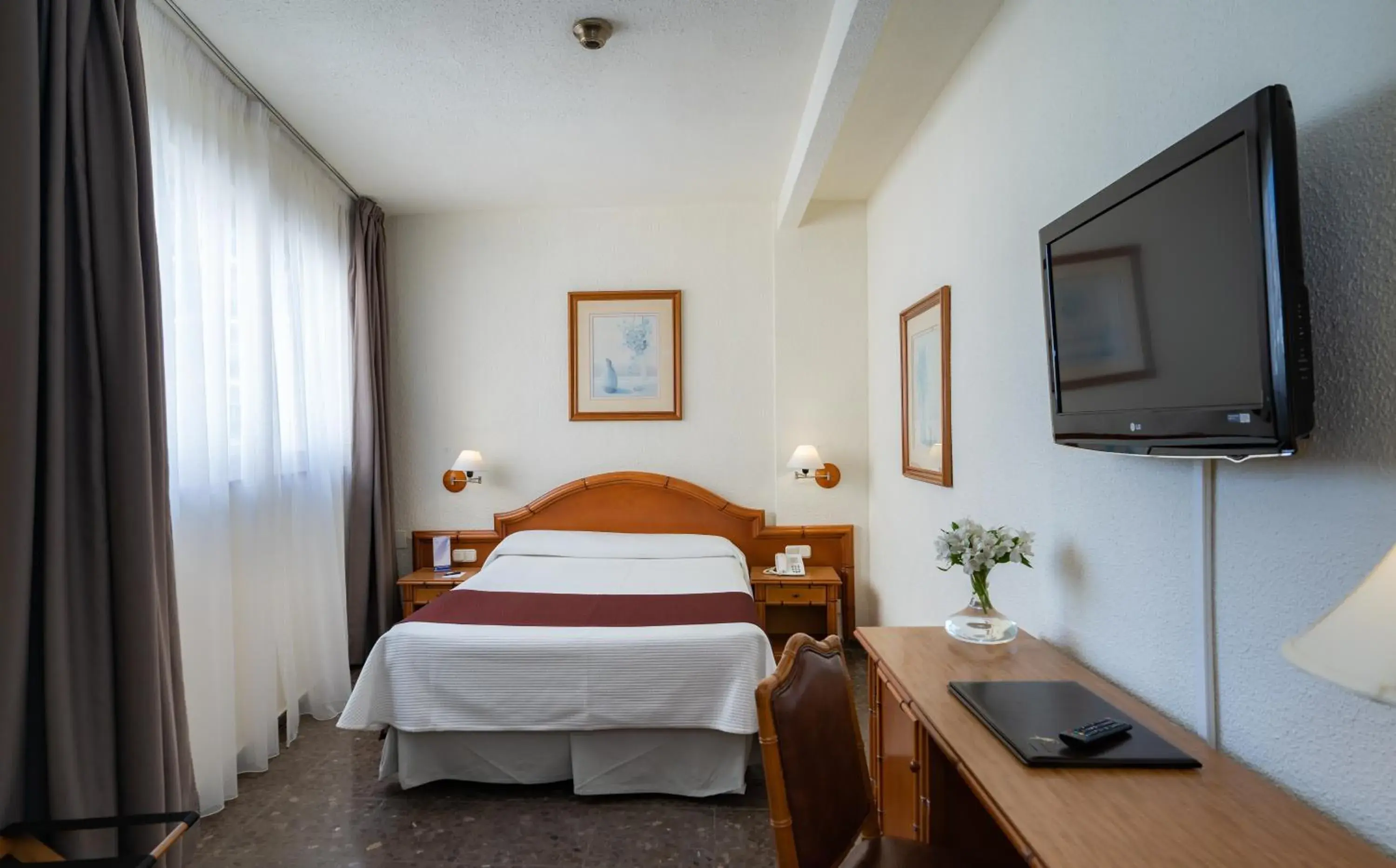 Bed in Hotel MS Tropicana Costa del Sol Bed in Hotel MS Tropicana Costa del Sol