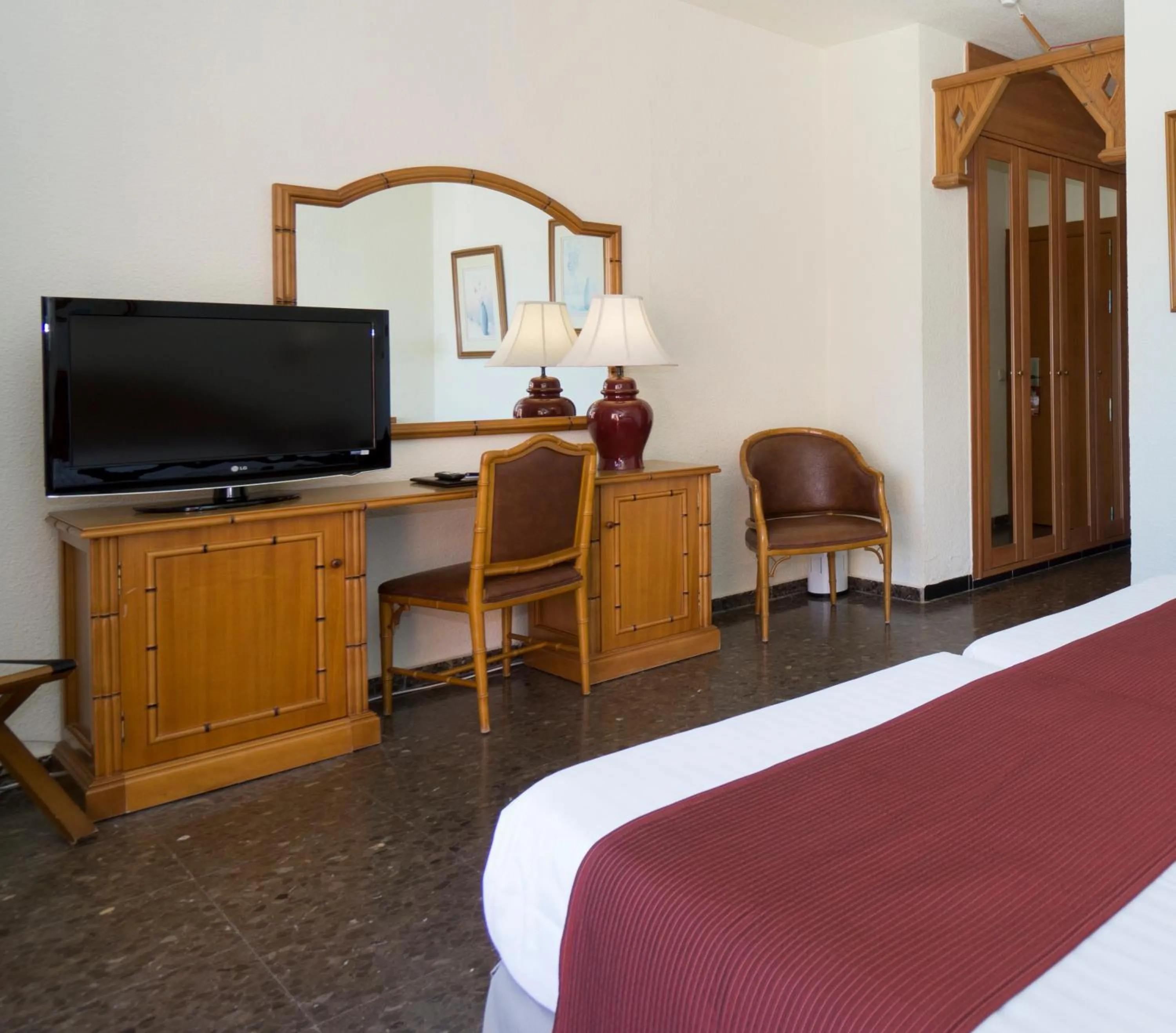 TV and multimedia, Bed in Hotel MS Tropicana Costa del Sol