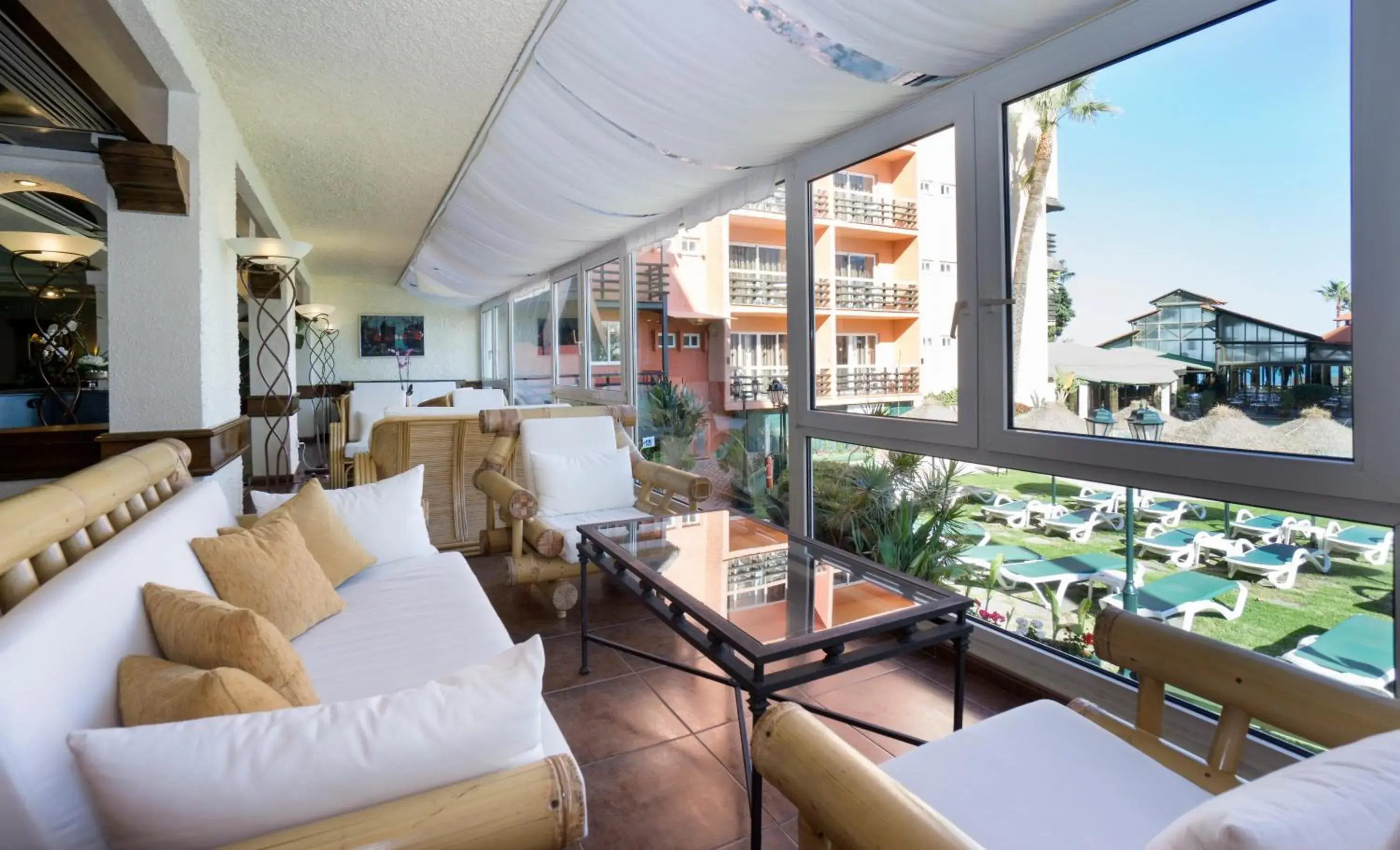 Lounge or bar in Hotel MS Tropicana Costa del Sol Lounge or bar in Hotel MS Tropicana Costa del Sol