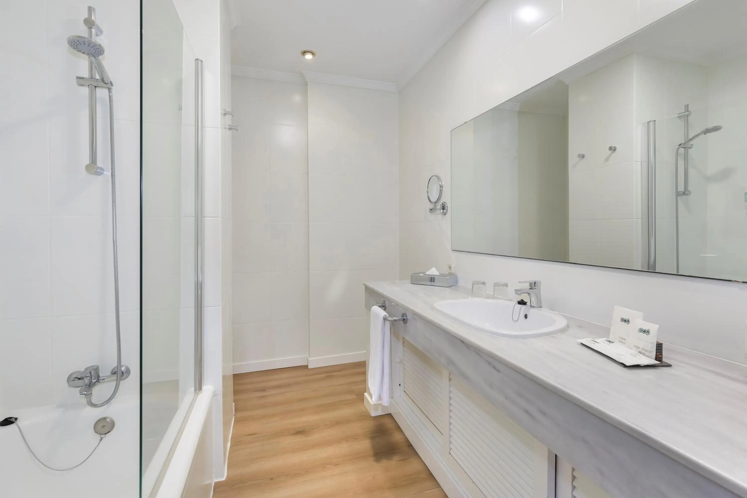 Shower in Sol Marbella Estepona Atalaya Park