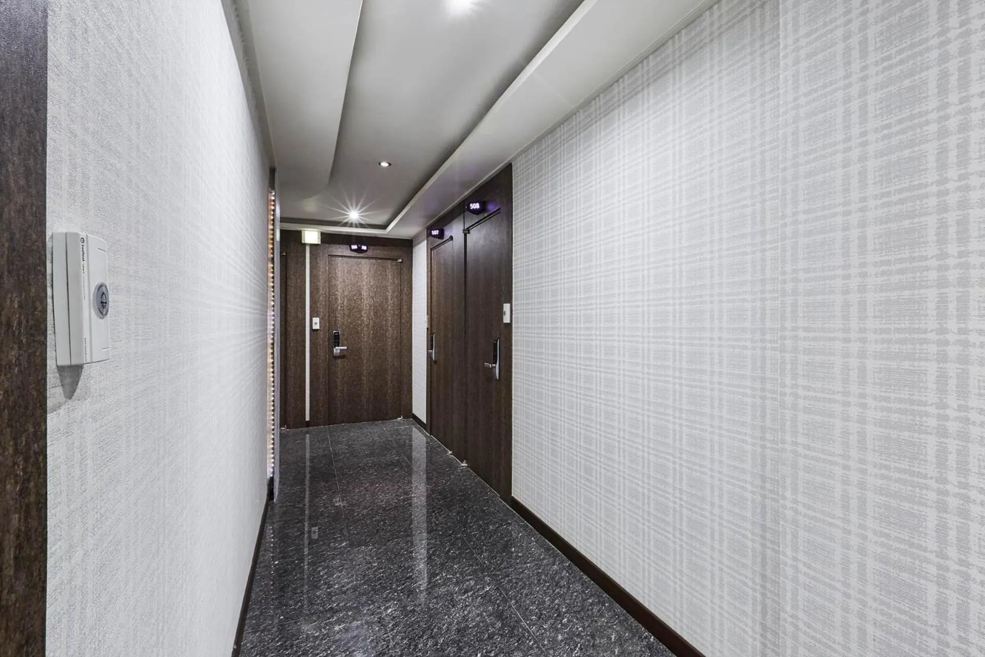 elevator in Galleria Hotel