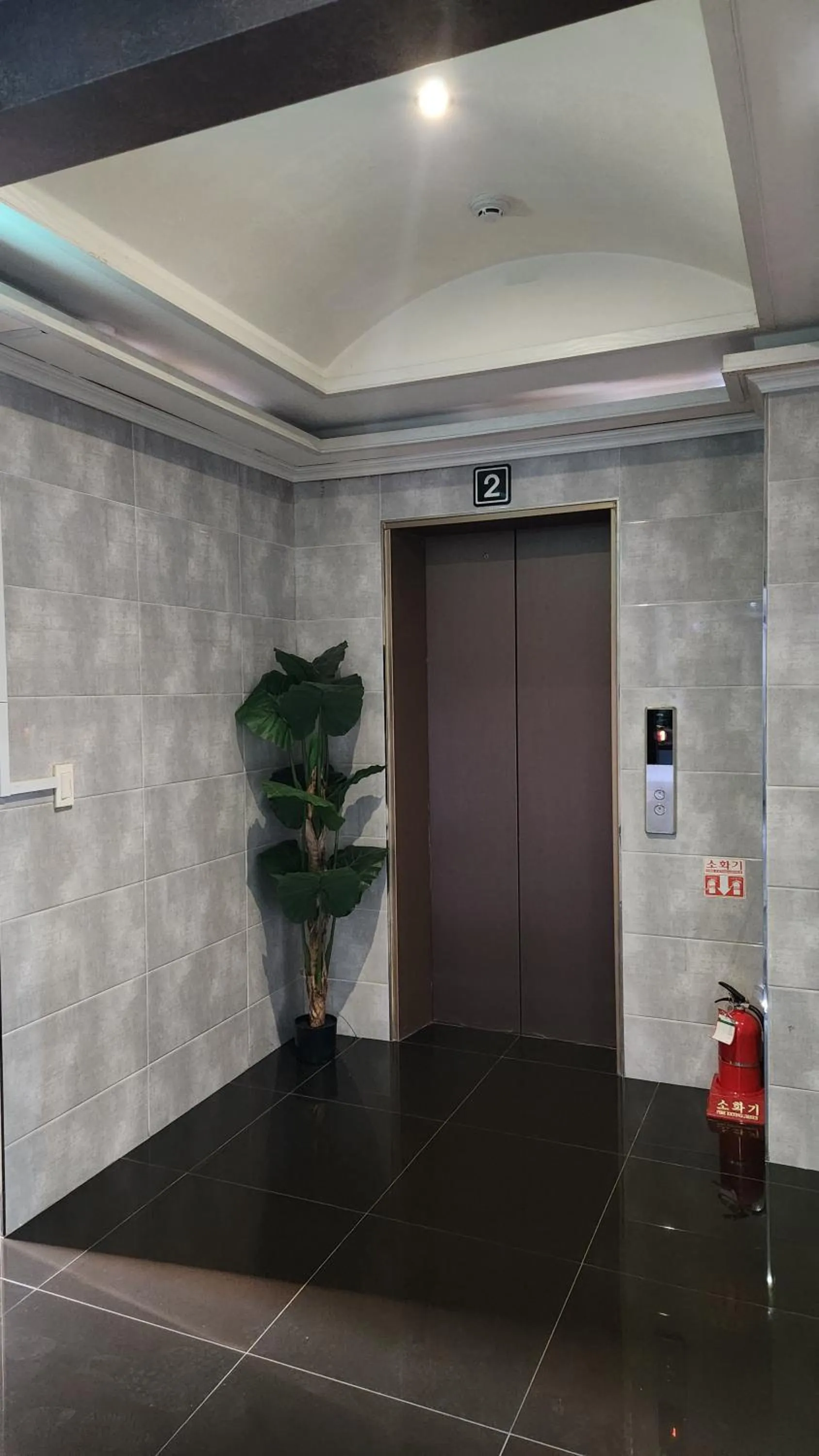 Area and facilities in Galleria Hotel