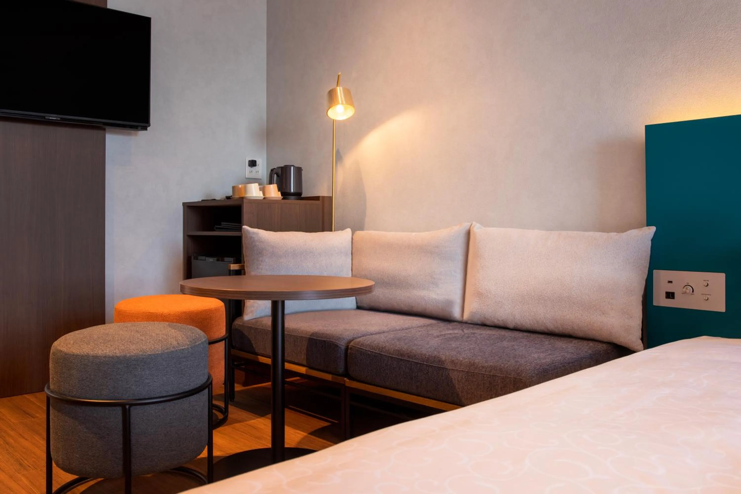 Photo of the whole room, Bed in karaksa hotel colors Tokyo Yaesu