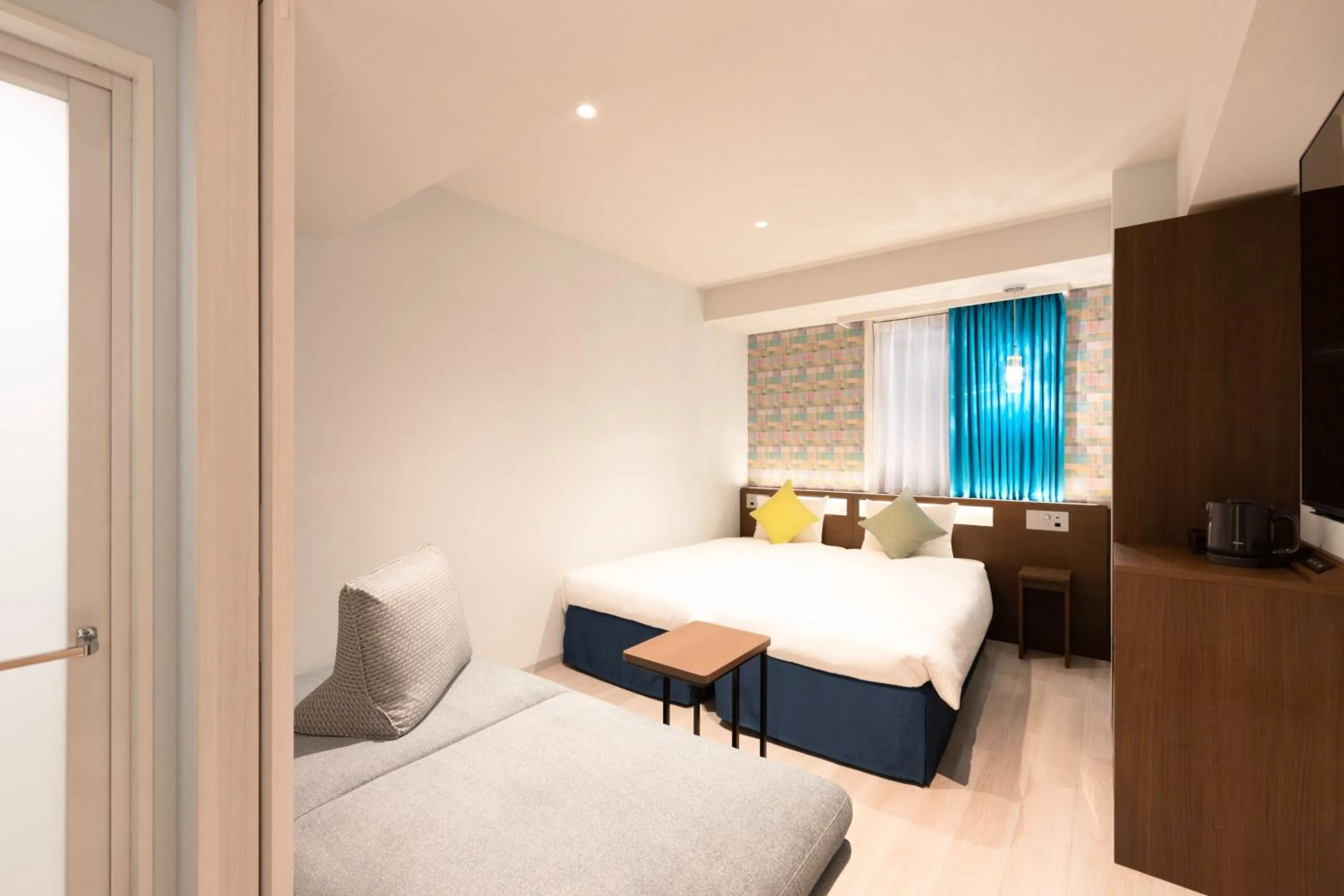 Bed in karaksa hotel colors Tokyo Yaesu