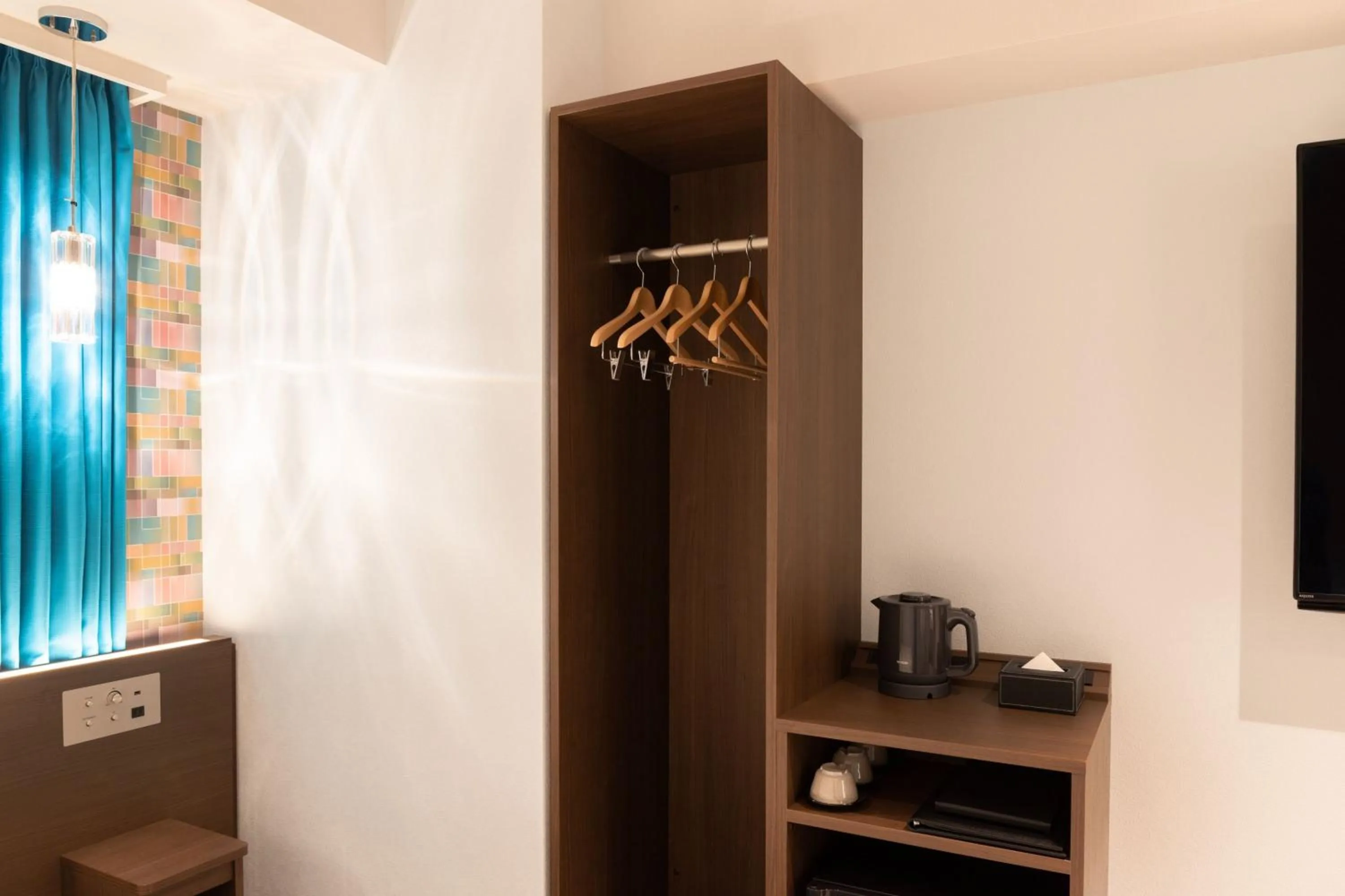 wardrobe in karaksa hotel colors Tokyo Yaesu