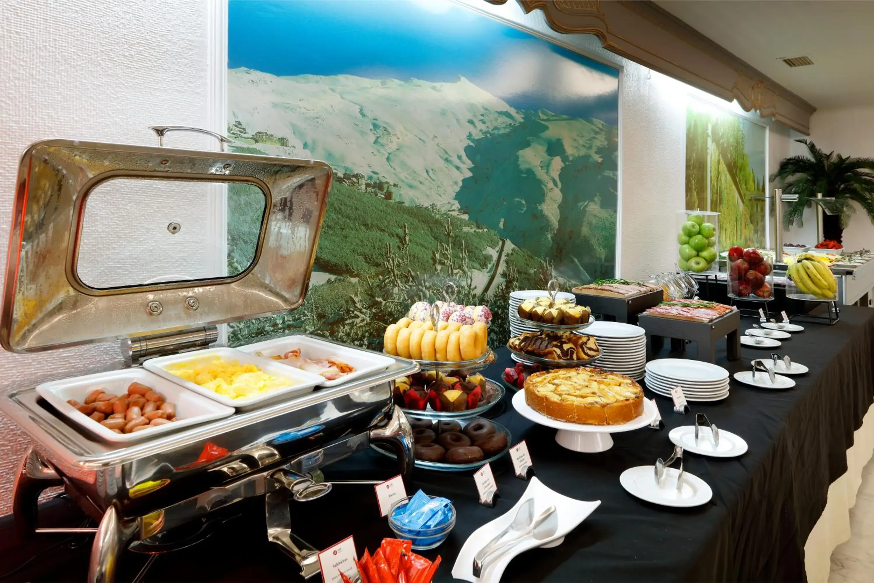 Buffet breakfast in Exe Triunfo Granada Buffet breakfast in Exe Triunfo Granada