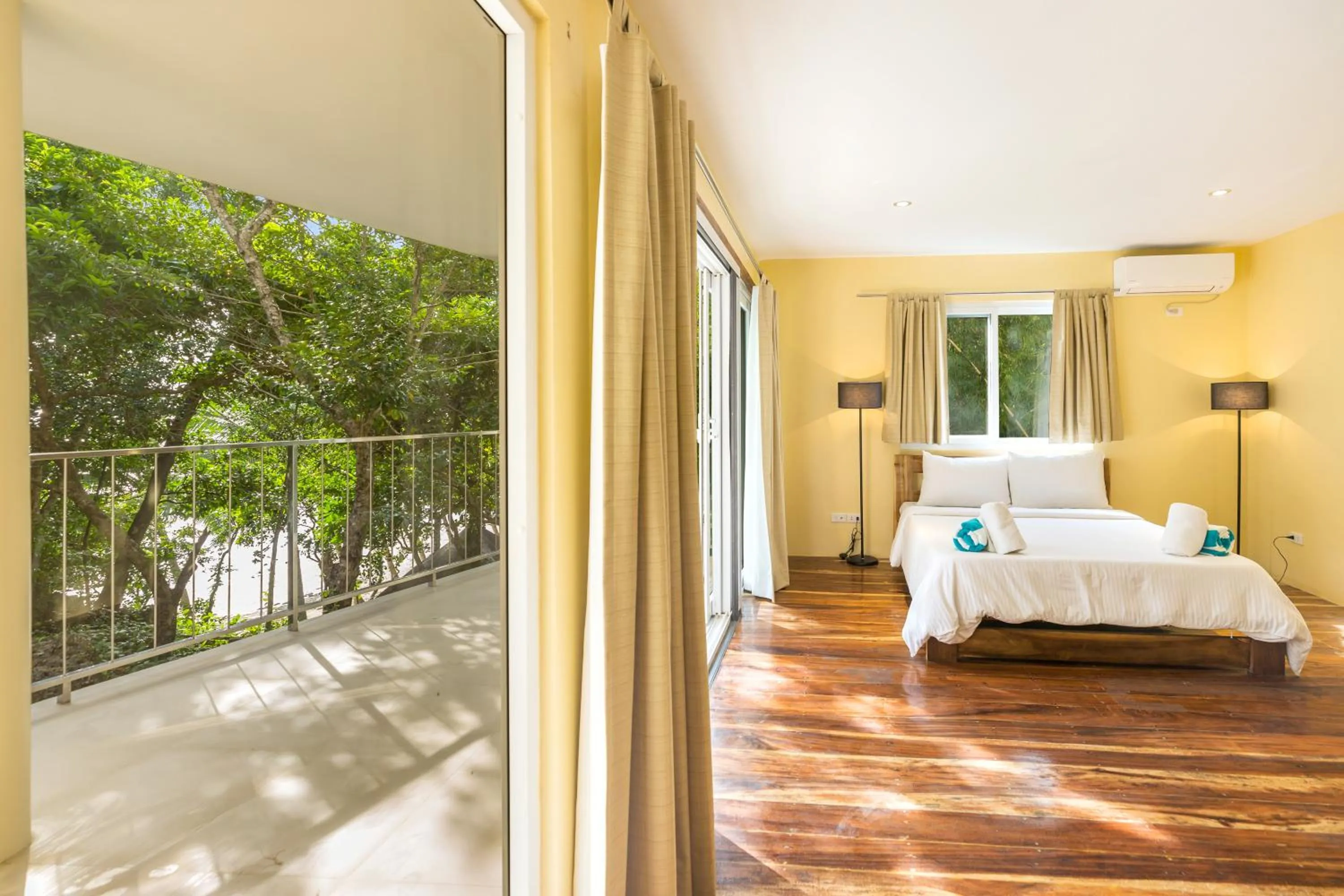 Balcony/Terrace, Bed in Antique Amor Bungalows & Villas