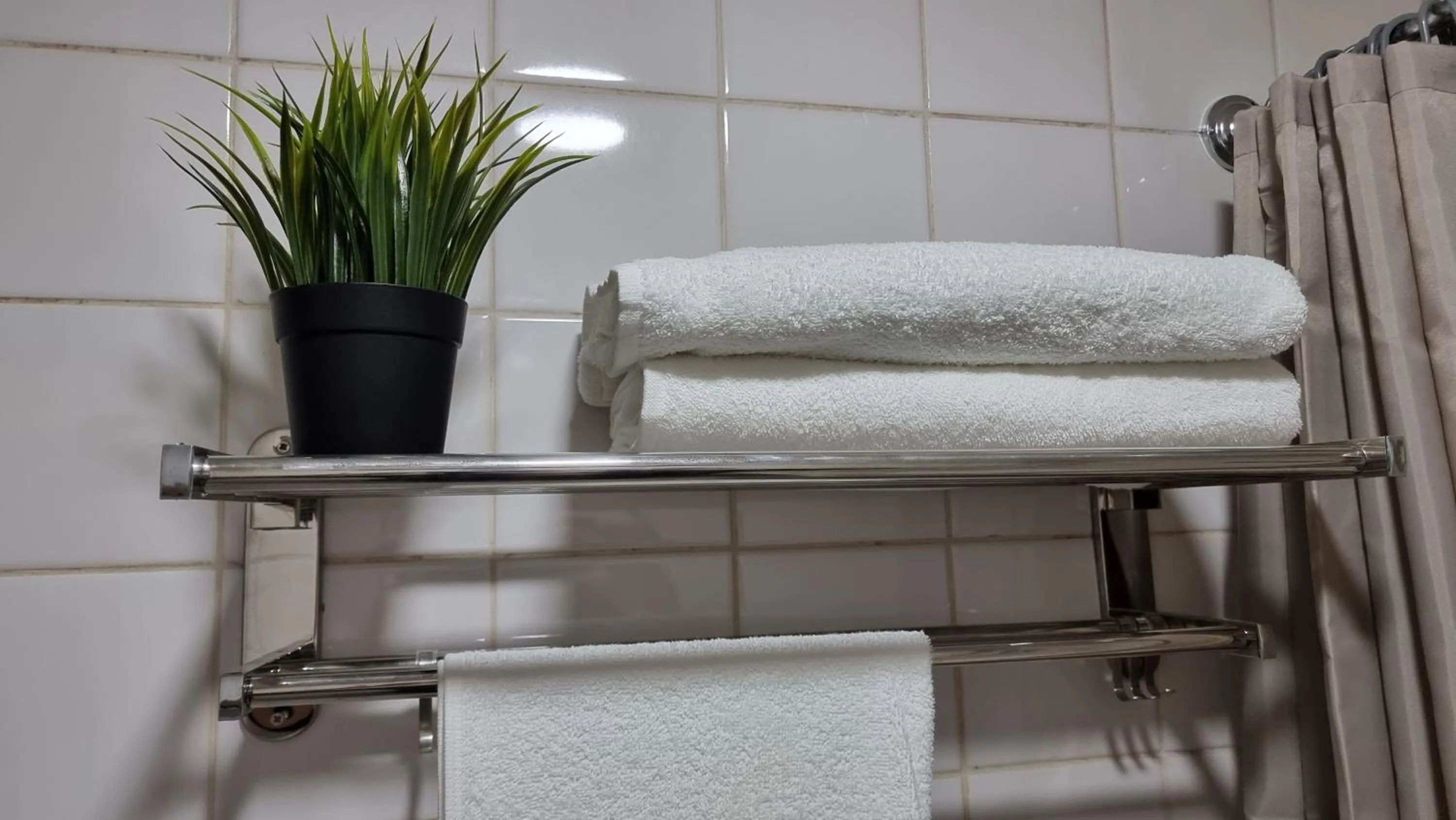 Bathroom in Hotel Asturias