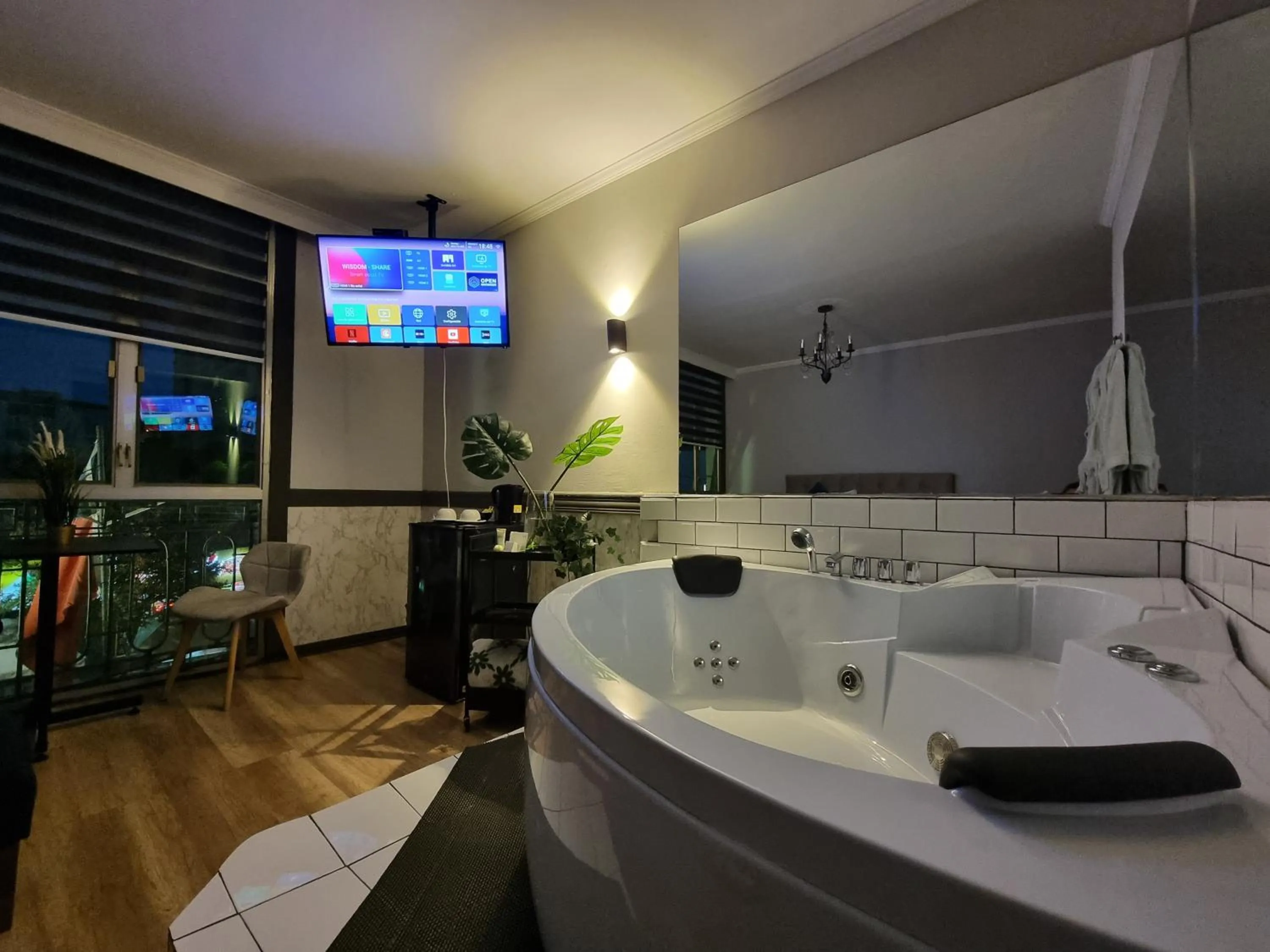 Bath in Hotel Asturias