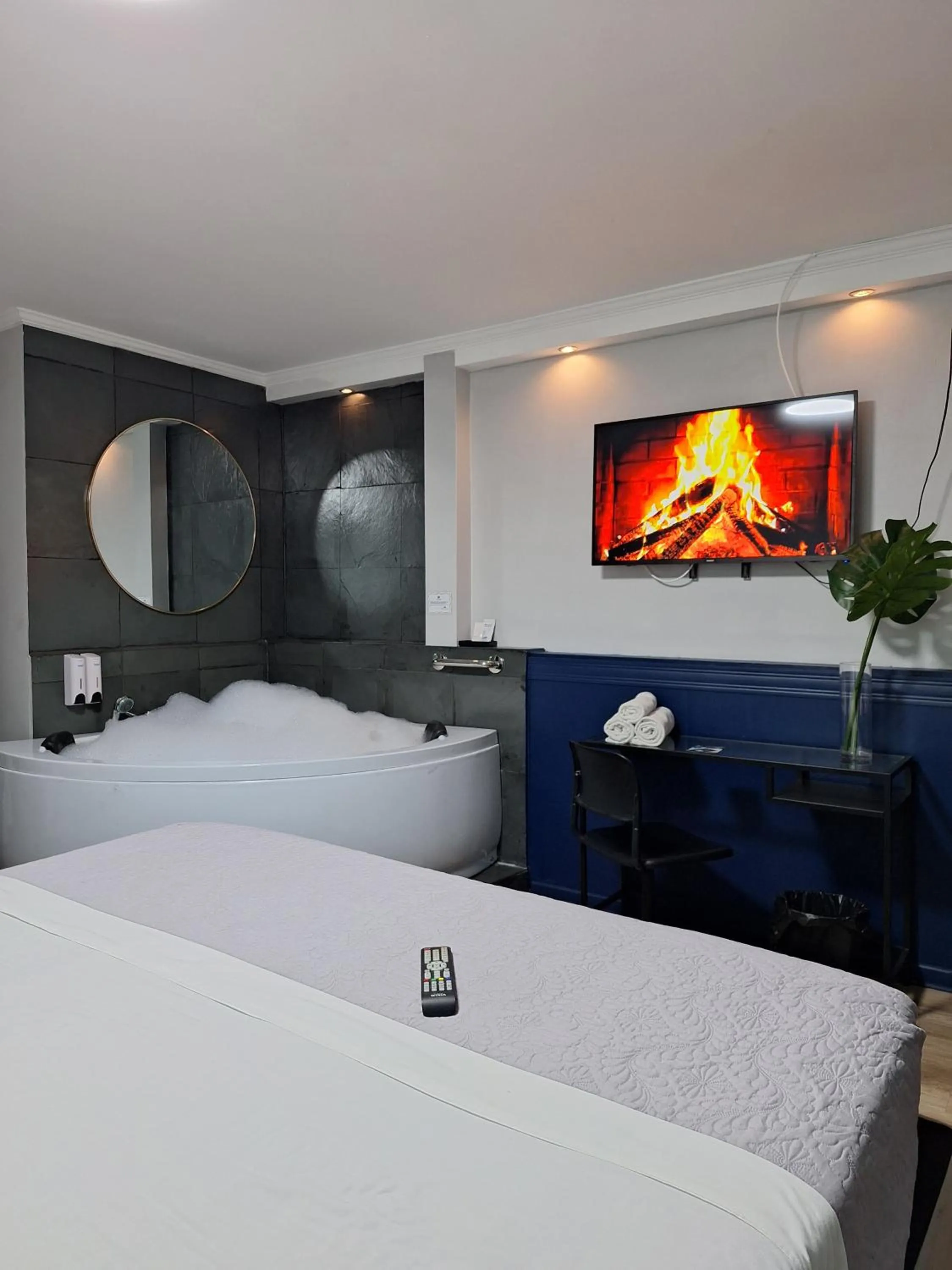 Bed in Hotel Asturias