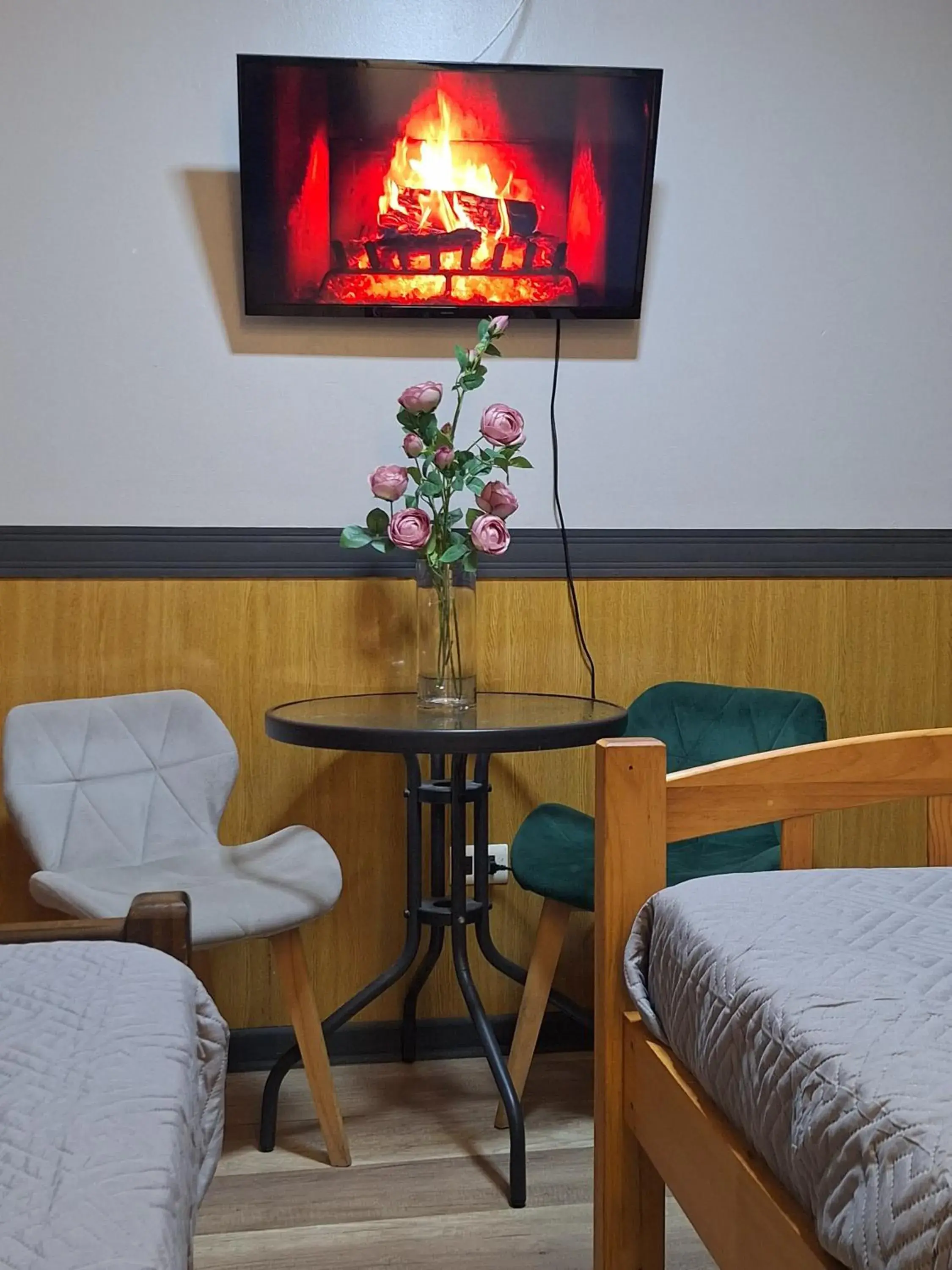 Budget Twin Room in Hotel Asturias Budget Twin Room in Hotel Asturias