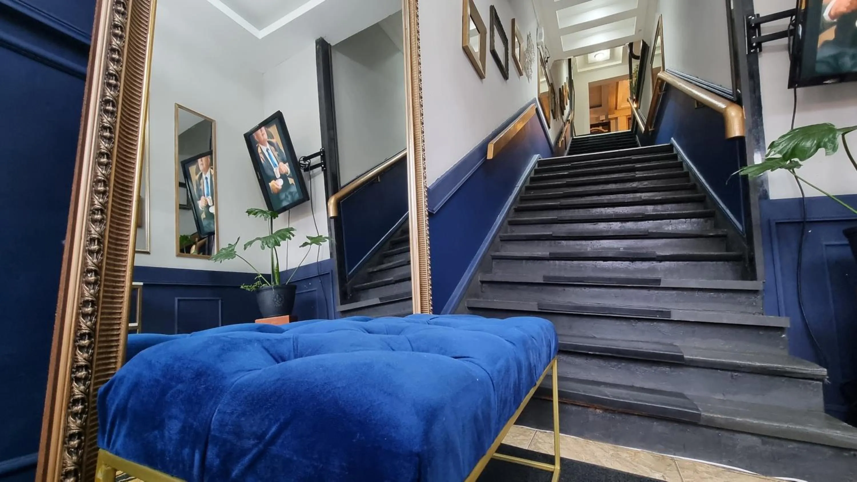 Lobby or reception in Hotel Asturias