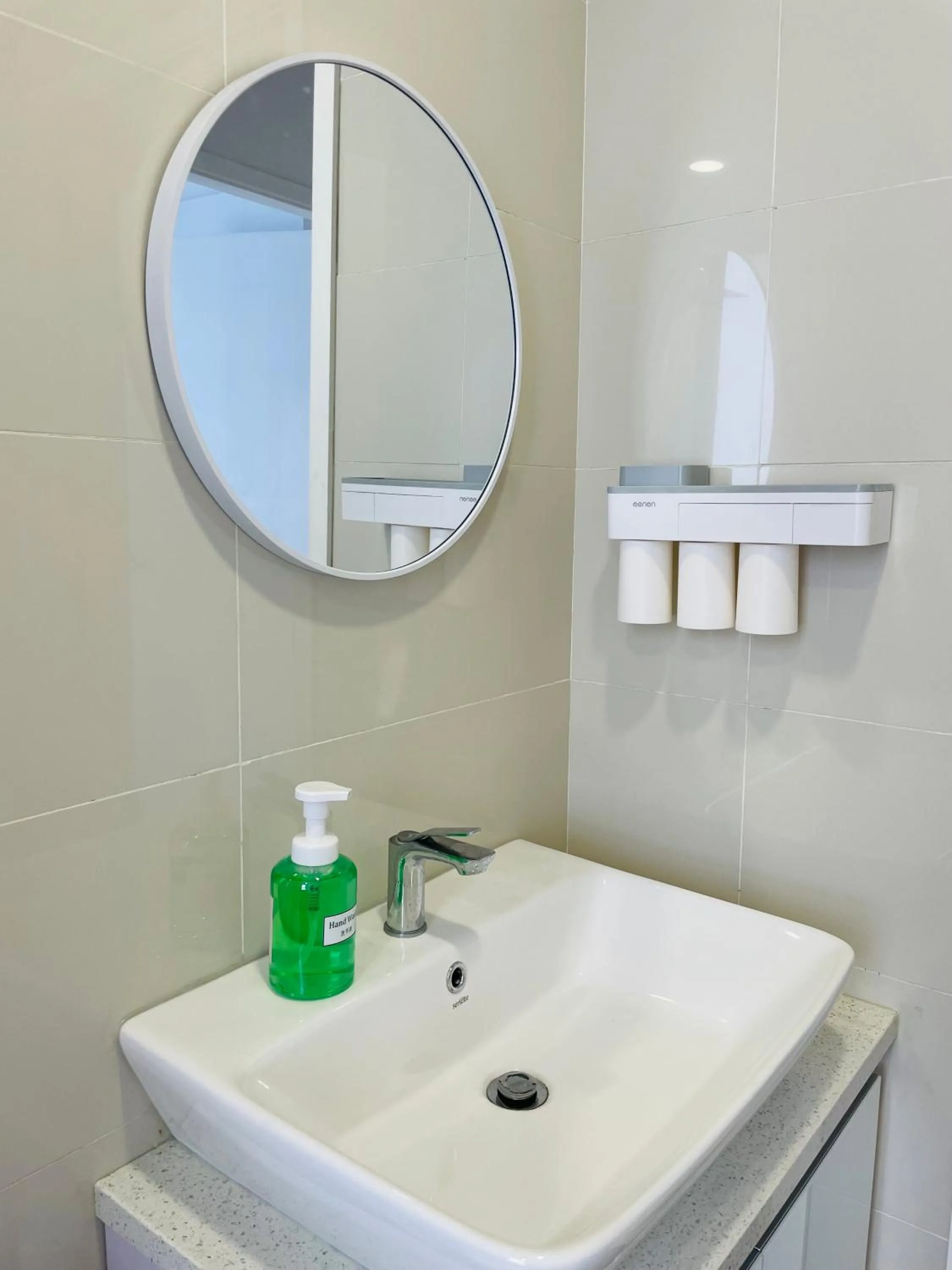 Bathroom in Continew Residence by Shuen