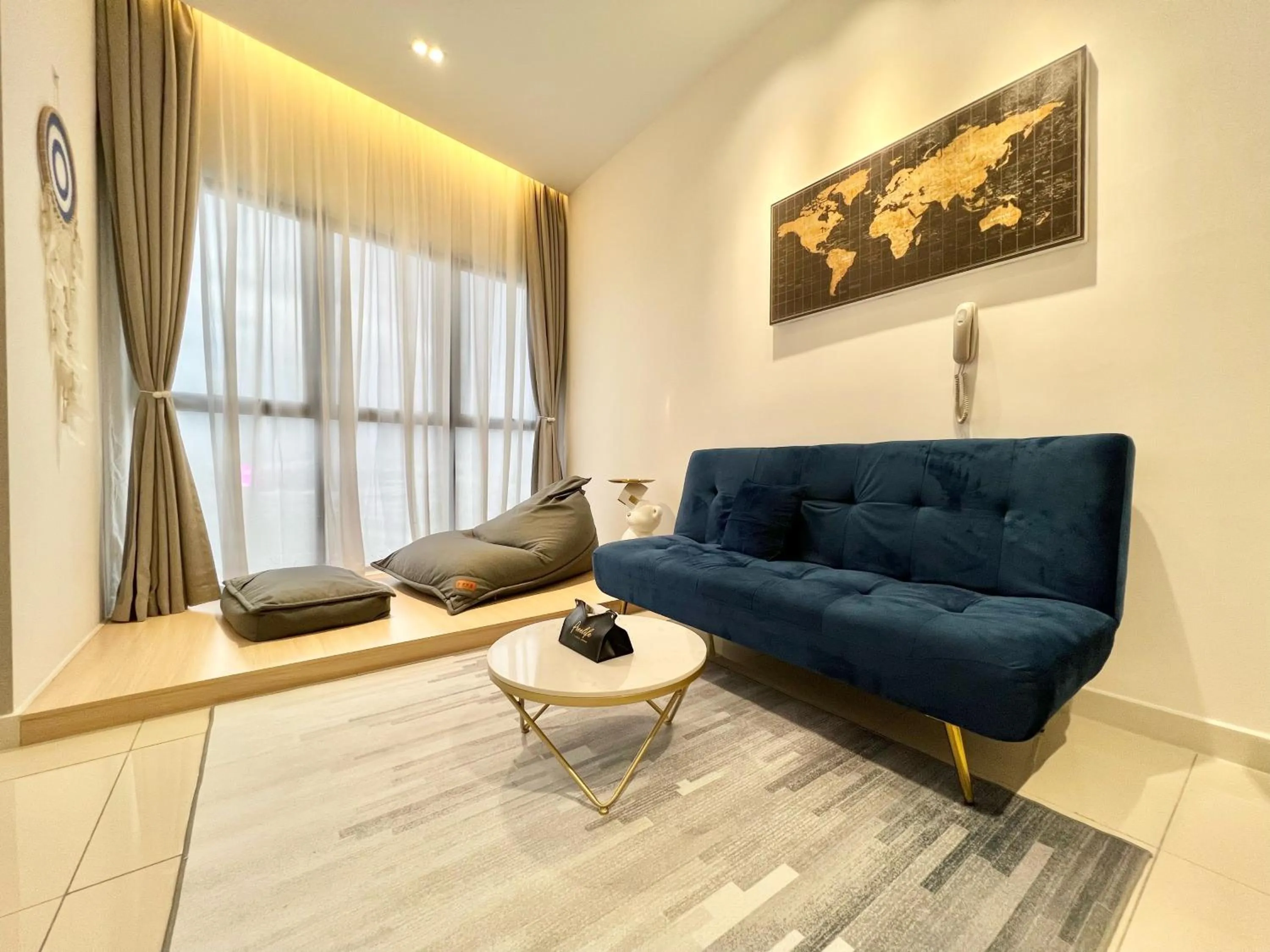 Living room in Continew Residence by Shuen