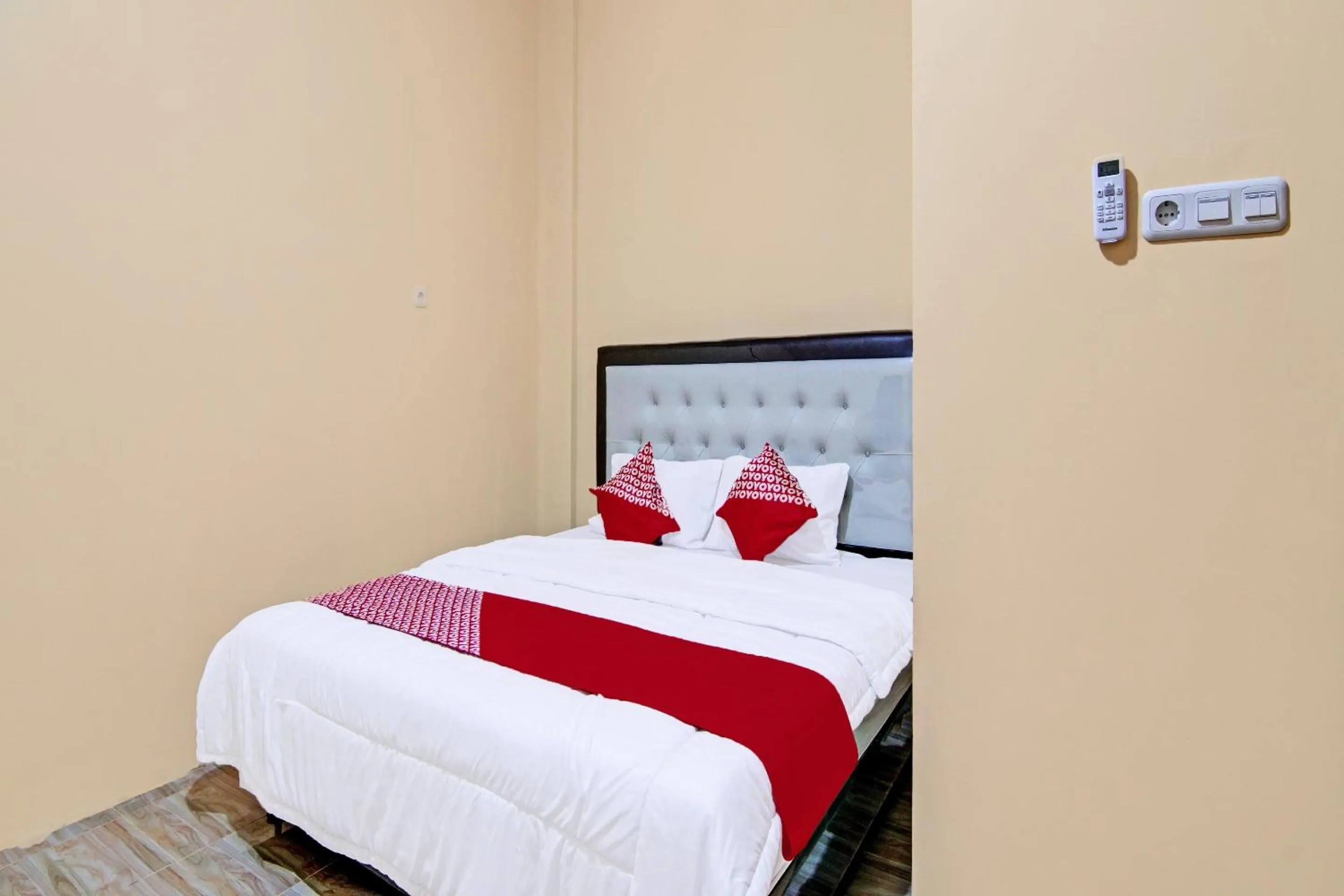 Bedroom, Bed in Hotel O Djasur Kost