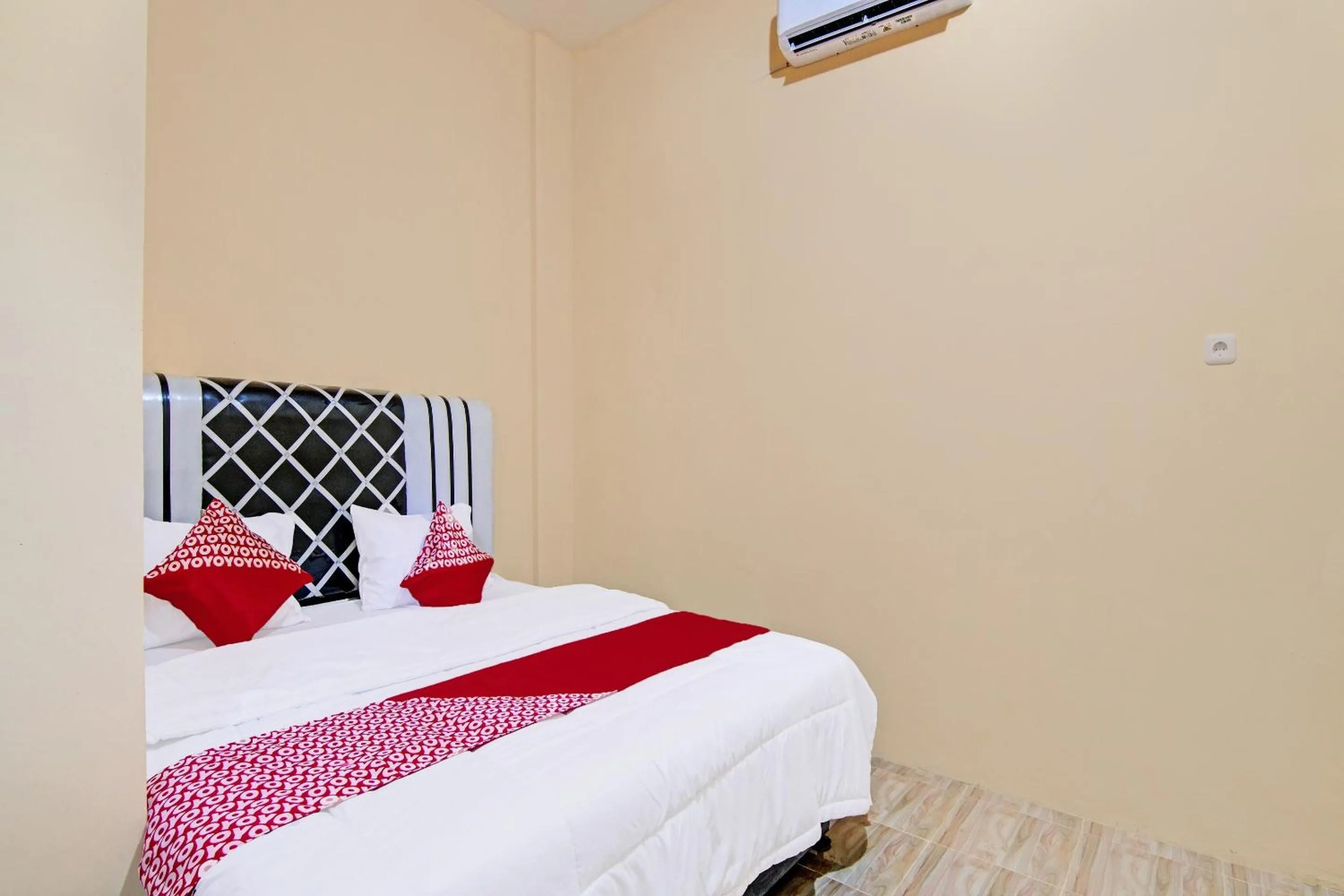 Bedroom, Bed in Hotel O Djasur Kost