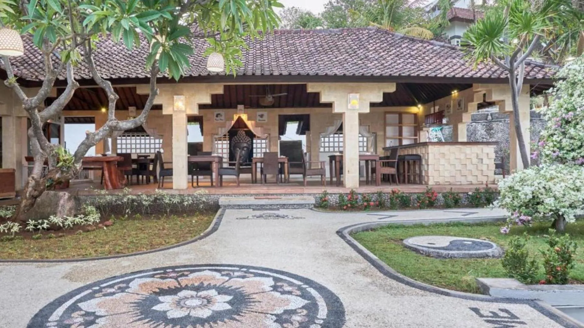 Restaurant/places to eat in Anda Amed Villas & Spa