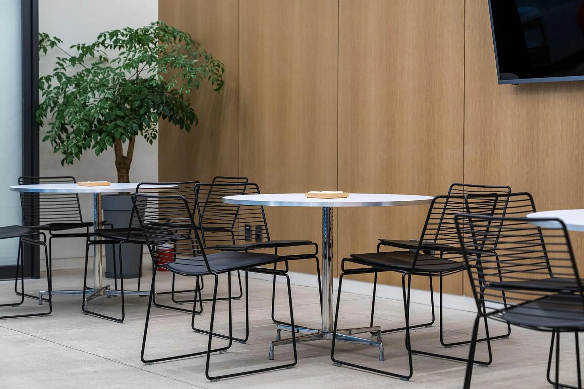 Restaurant/places to eat in Hotel Parangvue