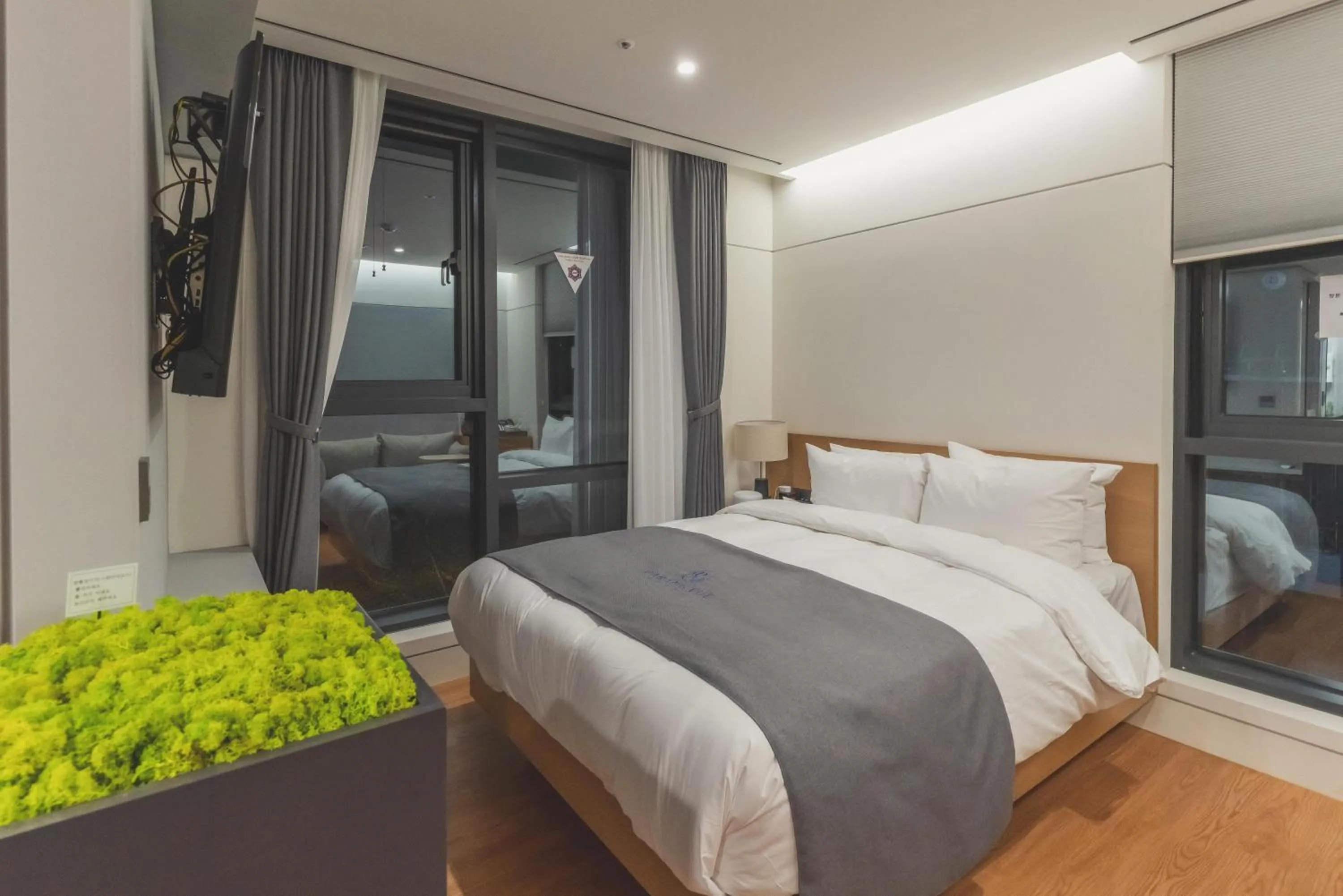 Bed in Hotel Parangvue