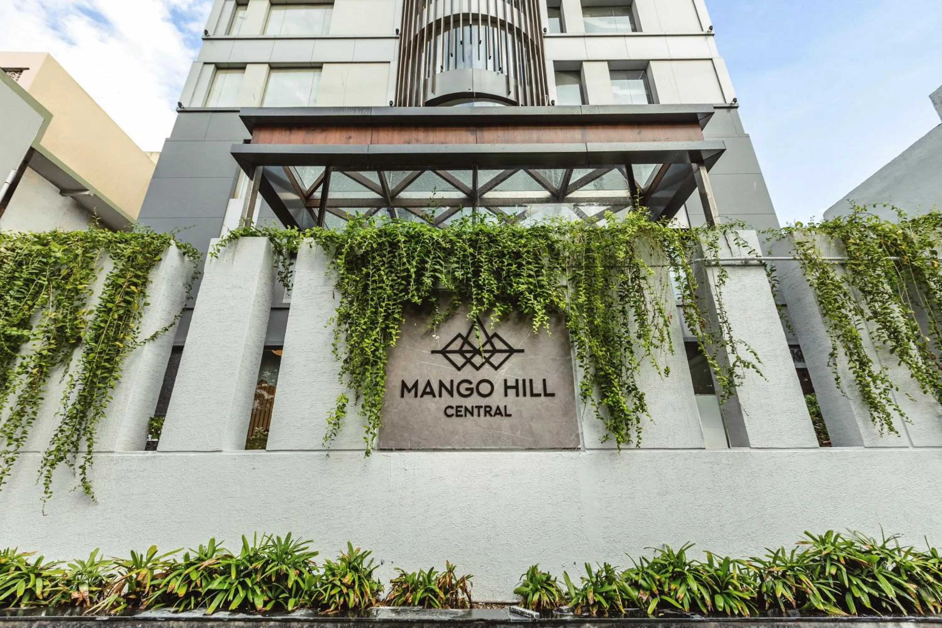 Facade/entrance in Mango Hill Central Chennai