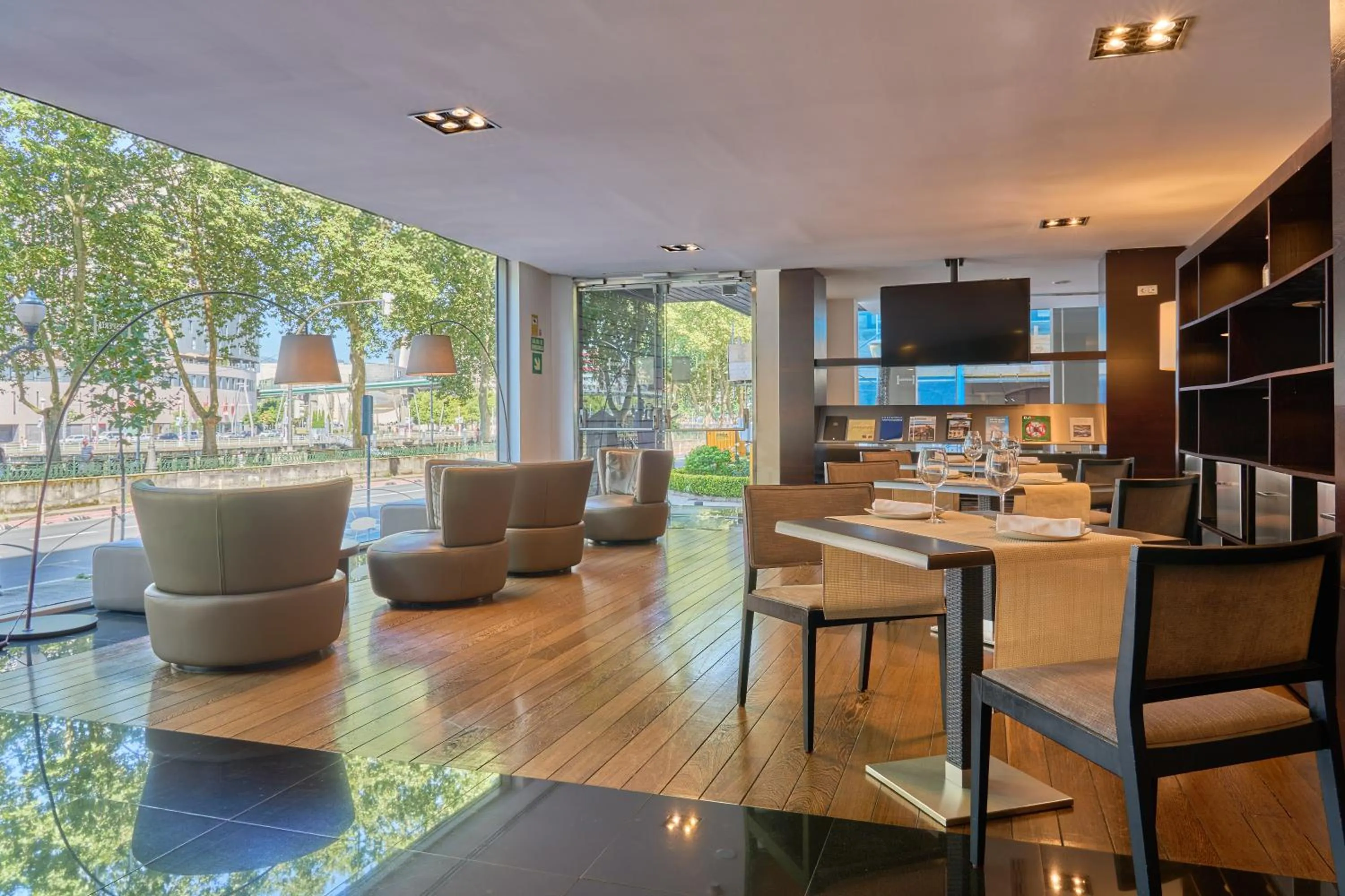 Restaurant/places to eat in Hesperia Bilbao