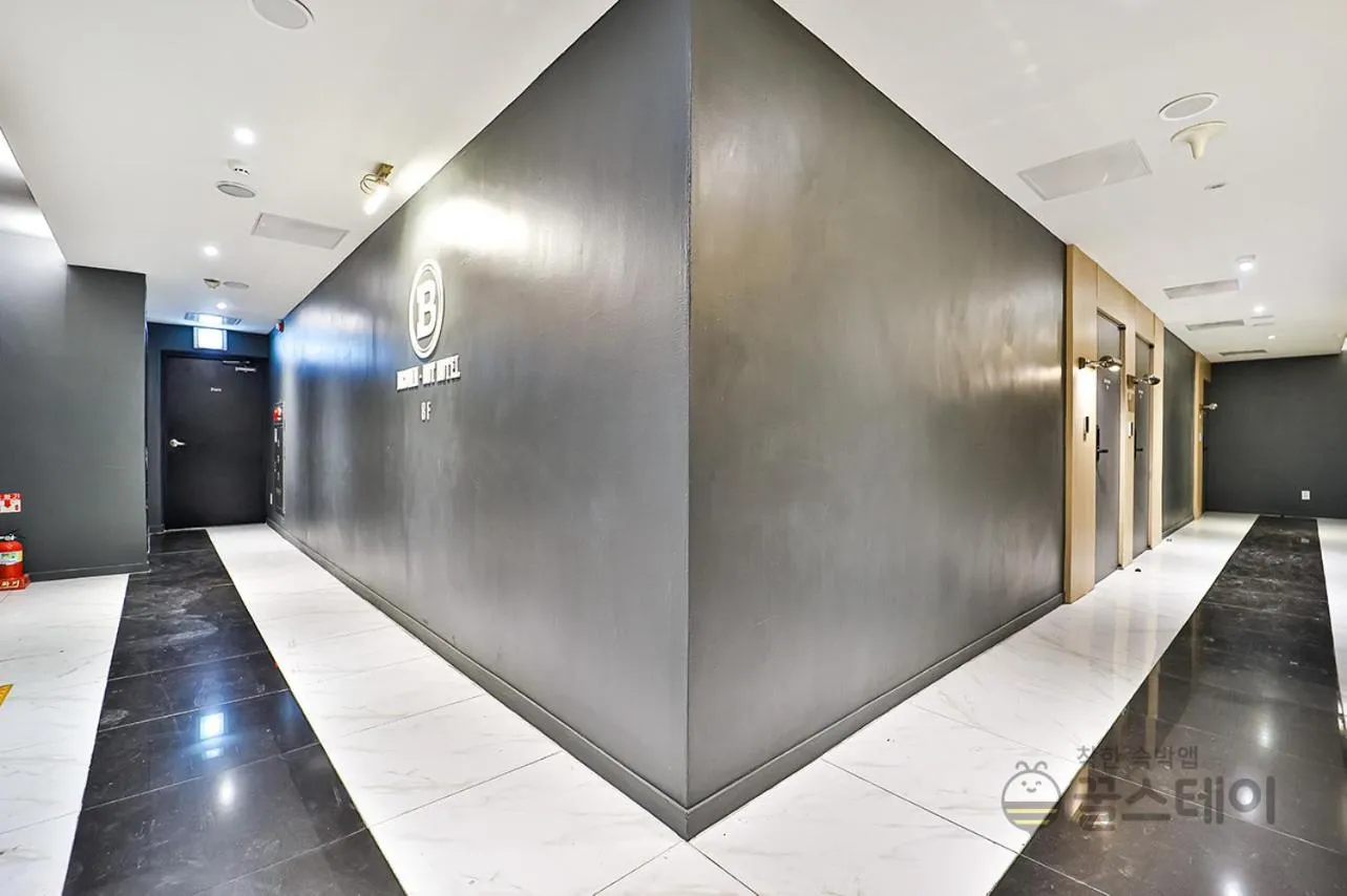 Brown Dot Hotel Guun