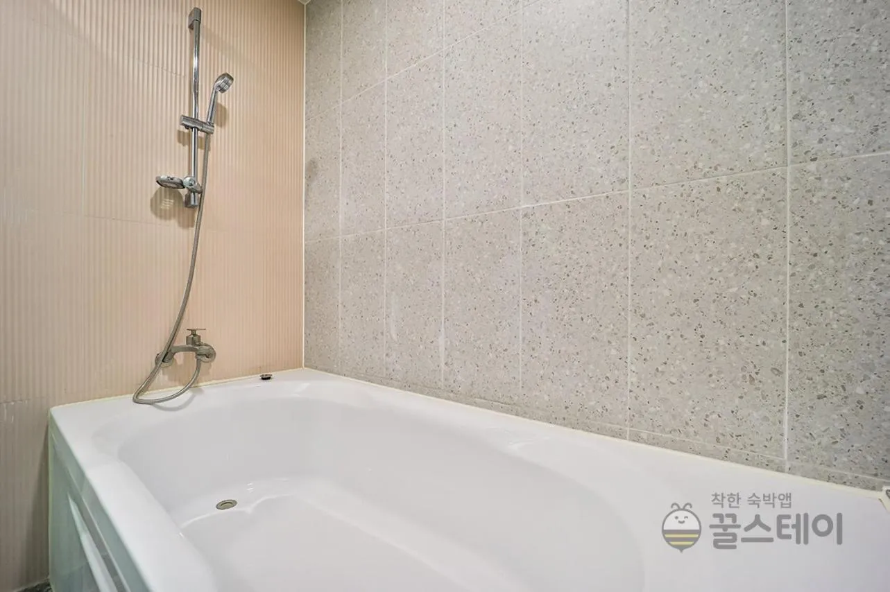 Brown Dot Hotel Guun