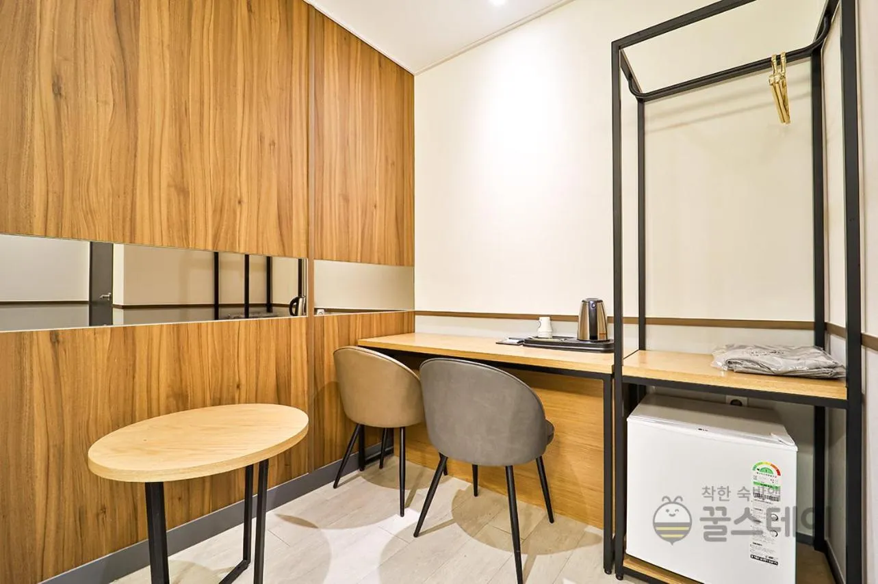 Brown Dot Hotel Guun