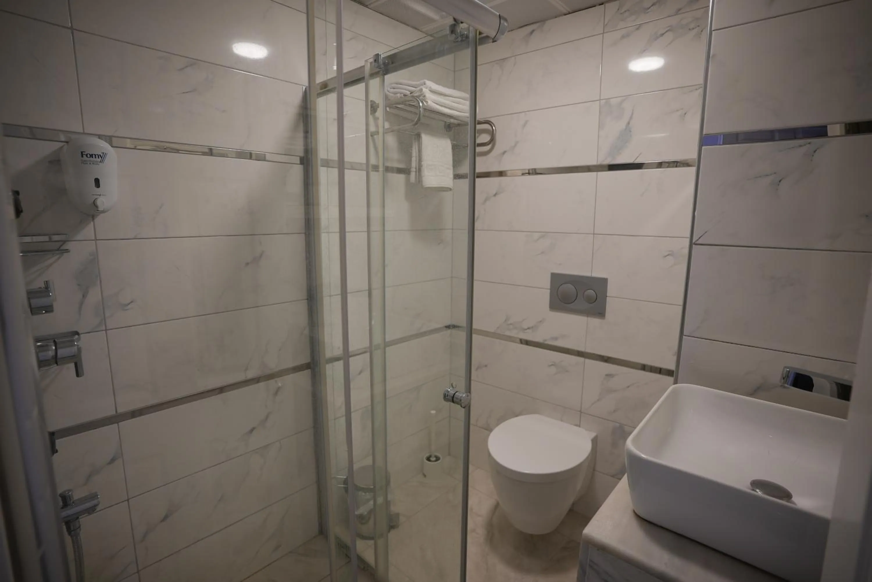 Shower in Nar 15 Boutique