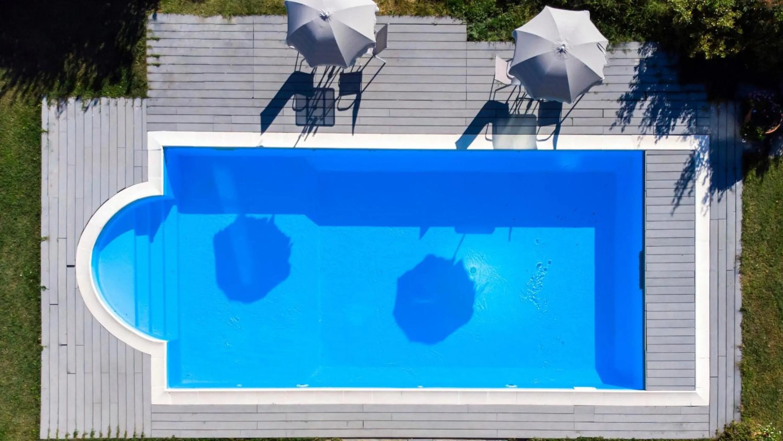 Pool view in Montebello