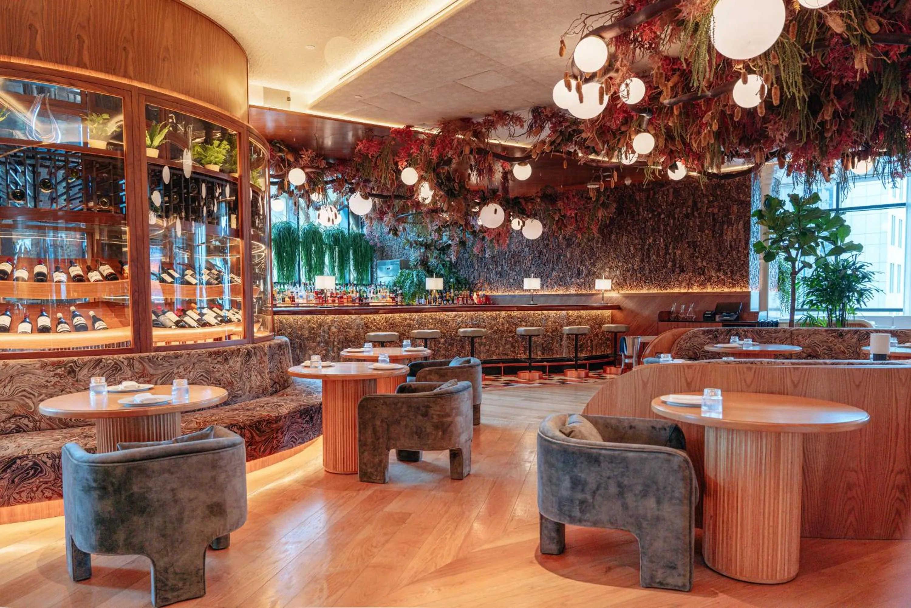 Restaurant/places to eat in Waldorf Astoria Doha West Bay