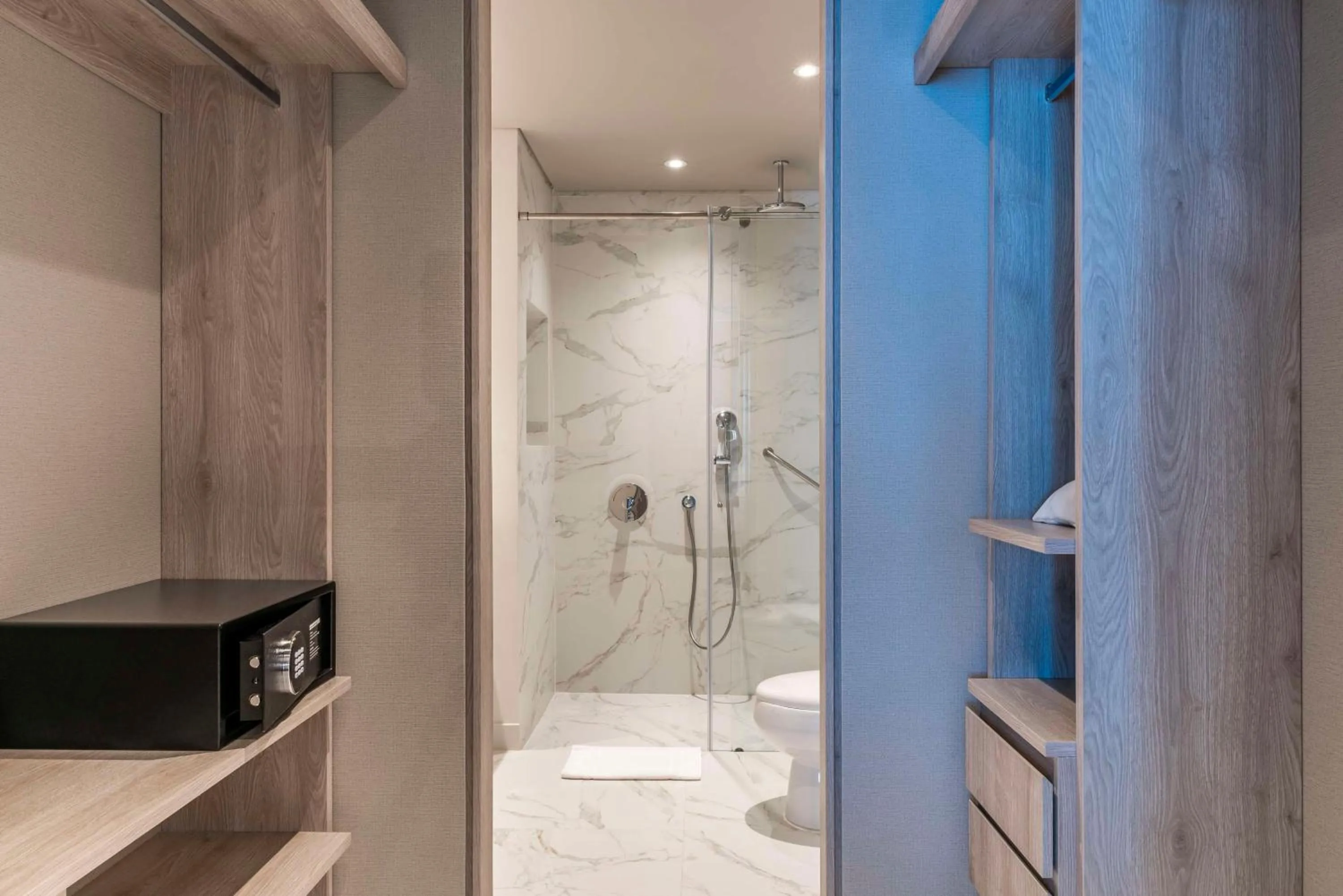 Toilet in Hilton Santa Marta