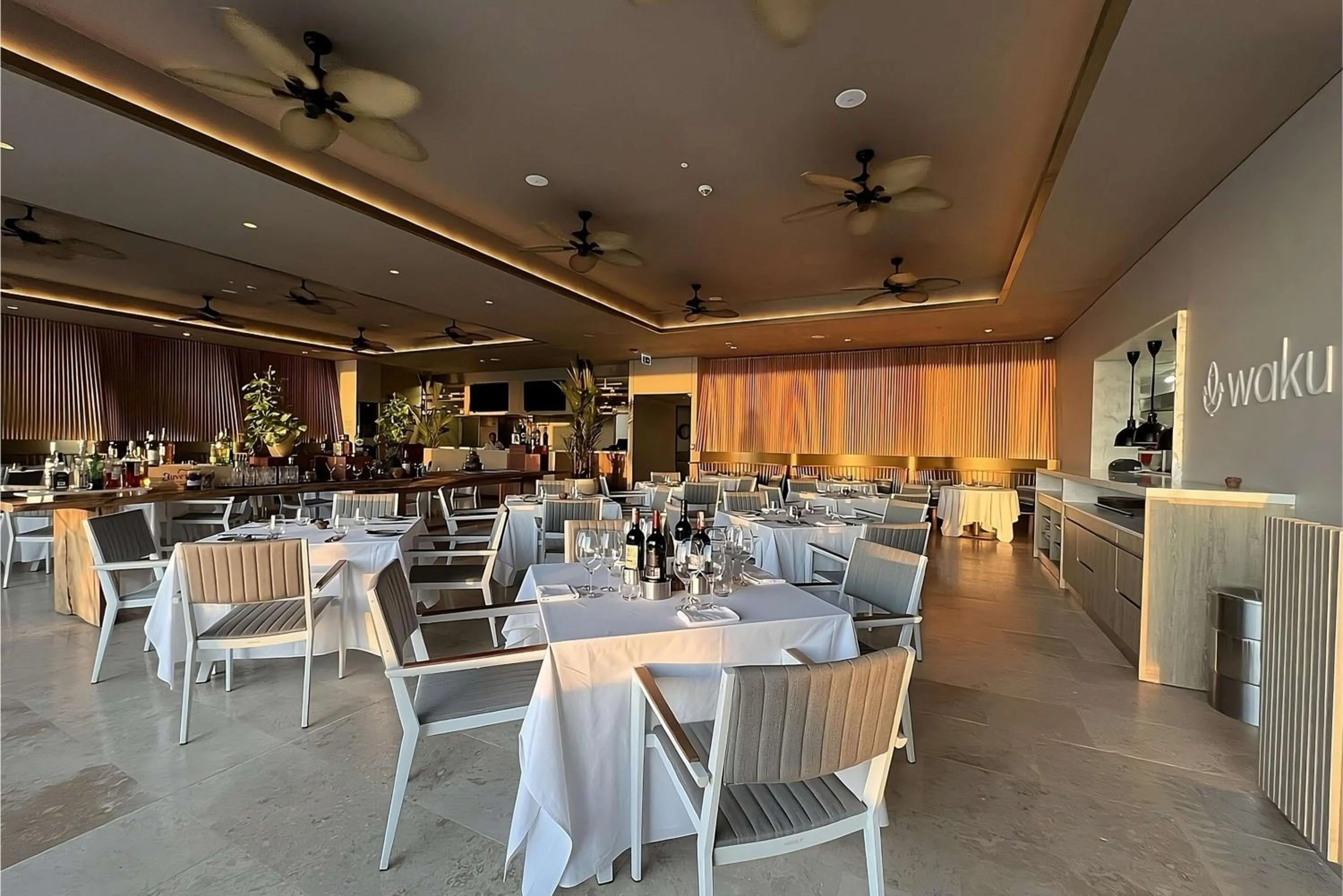 Restaurant/places to eat in Hilton Santa Marta