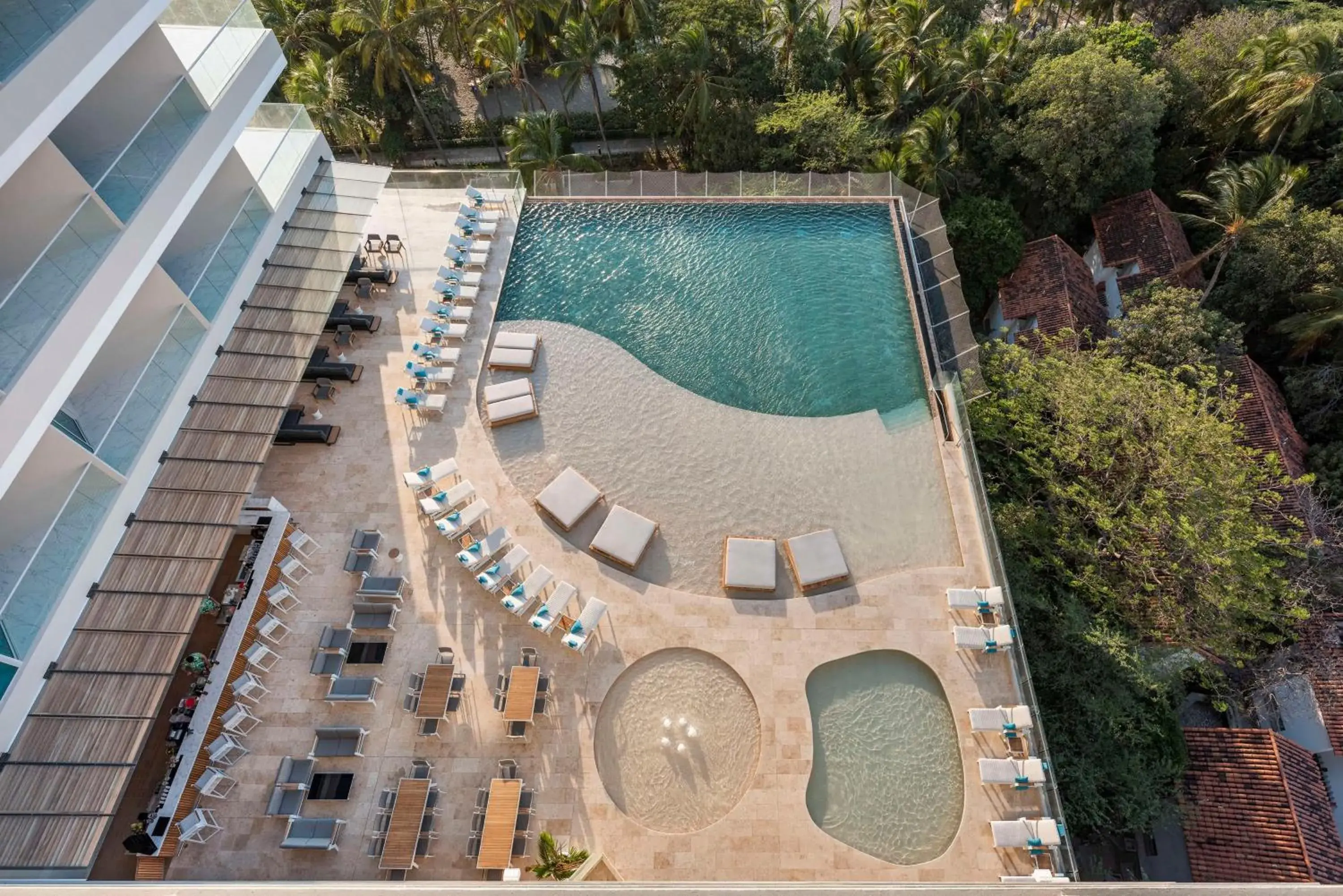 Pool view in Hilton Santa Marta Pool view in Hilton Santa Marta