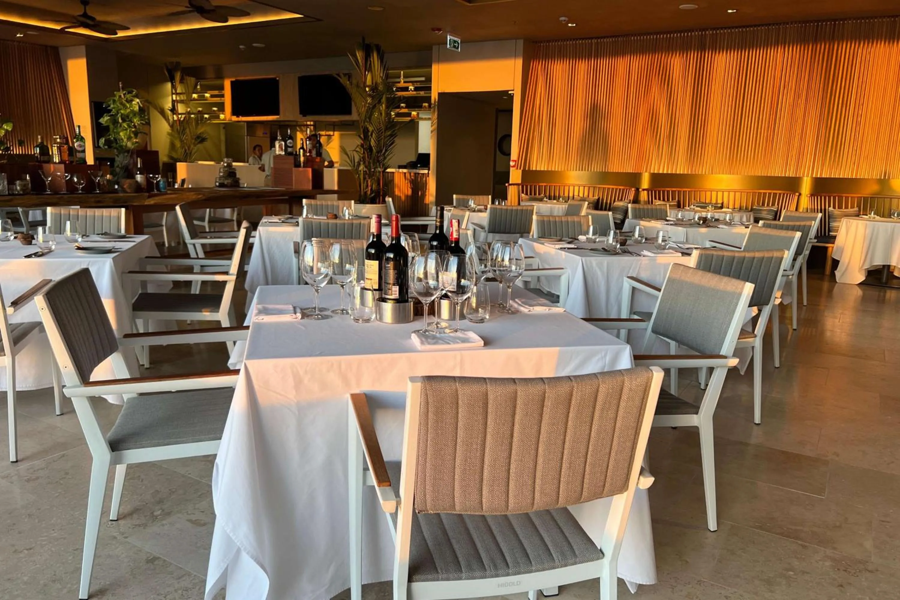 Restaurant/places to eat in Hilton Santa Marta