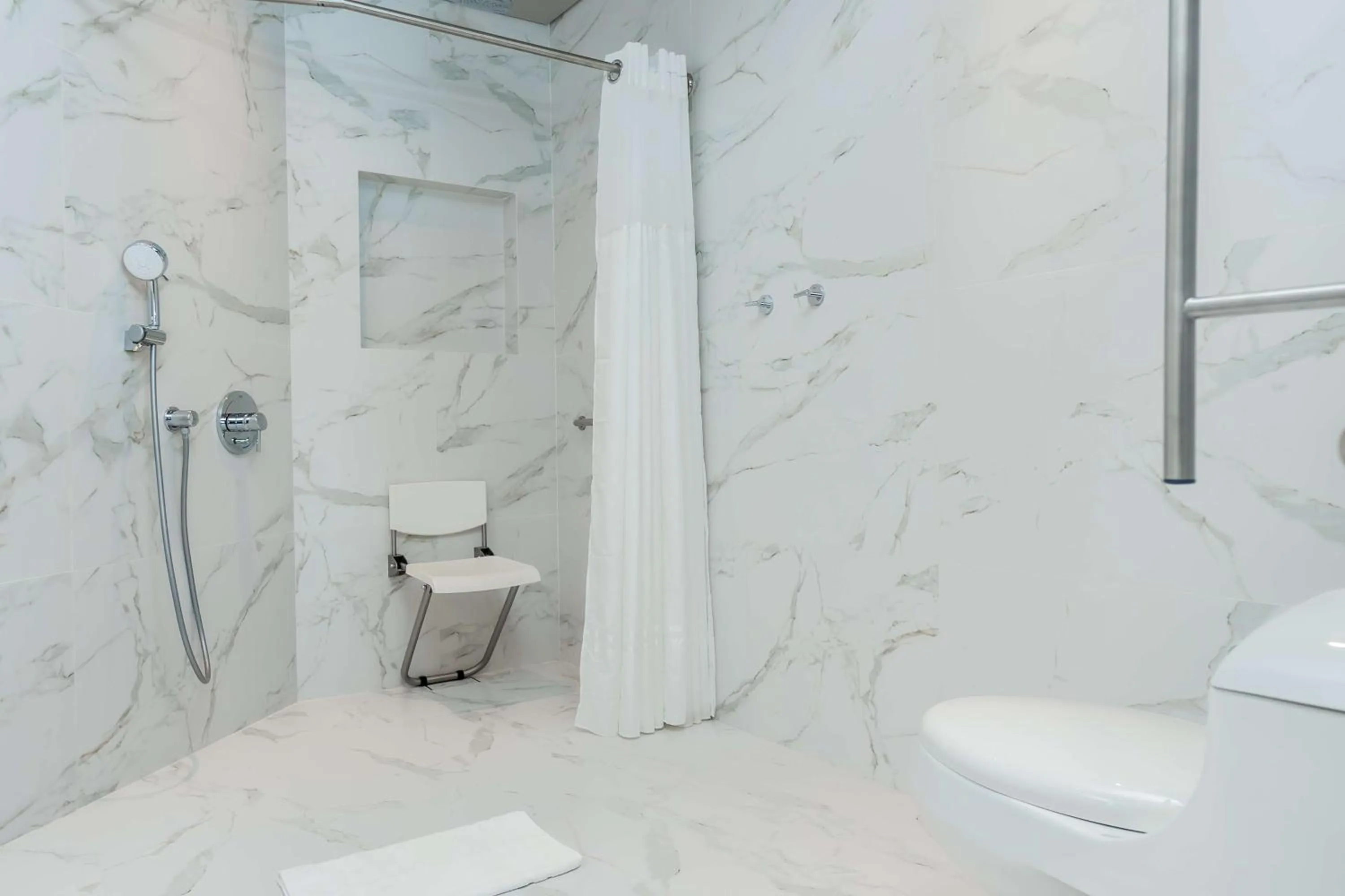 Toilet in Hilton Santa Marta