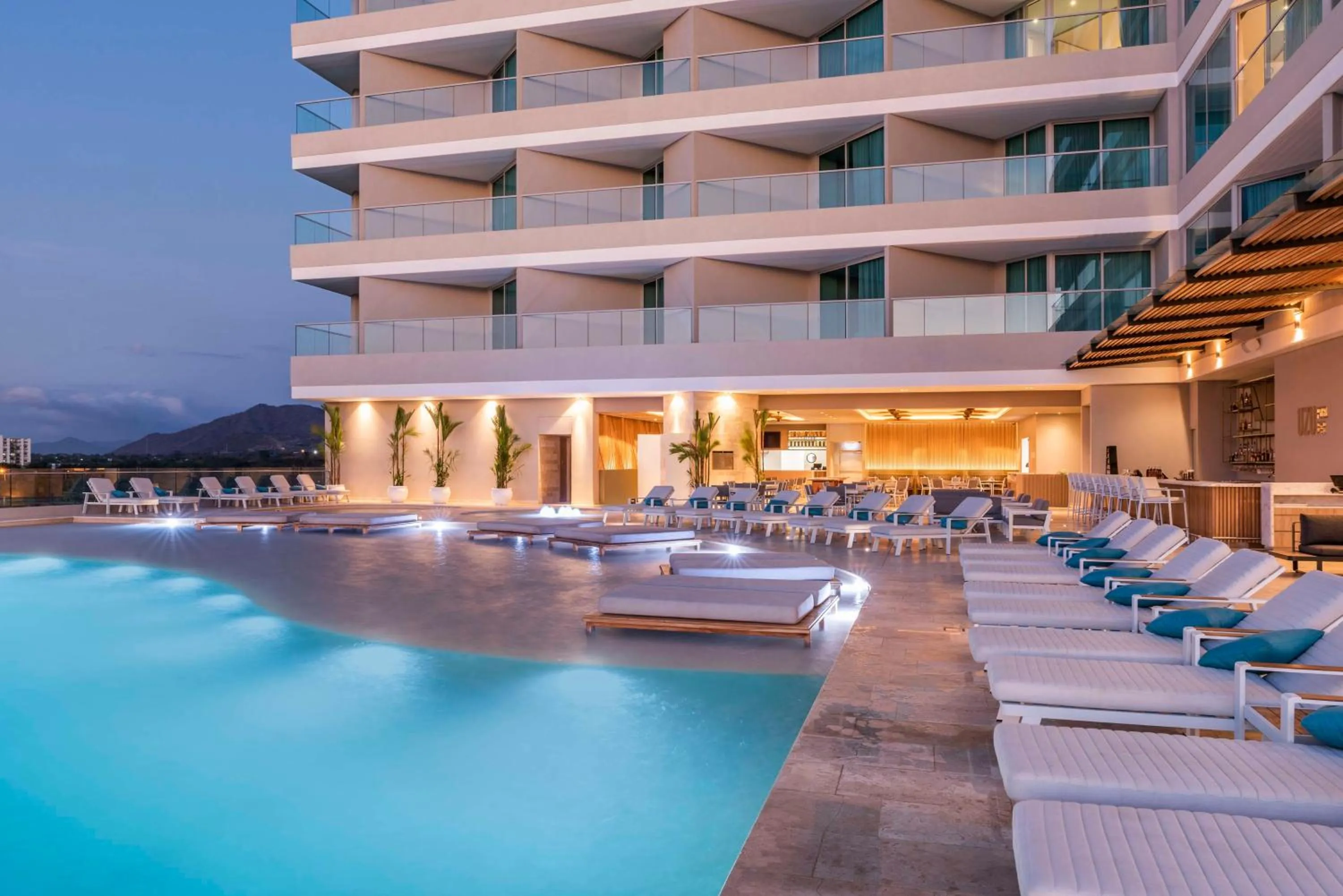 Pool view in Hilton Santa Marta