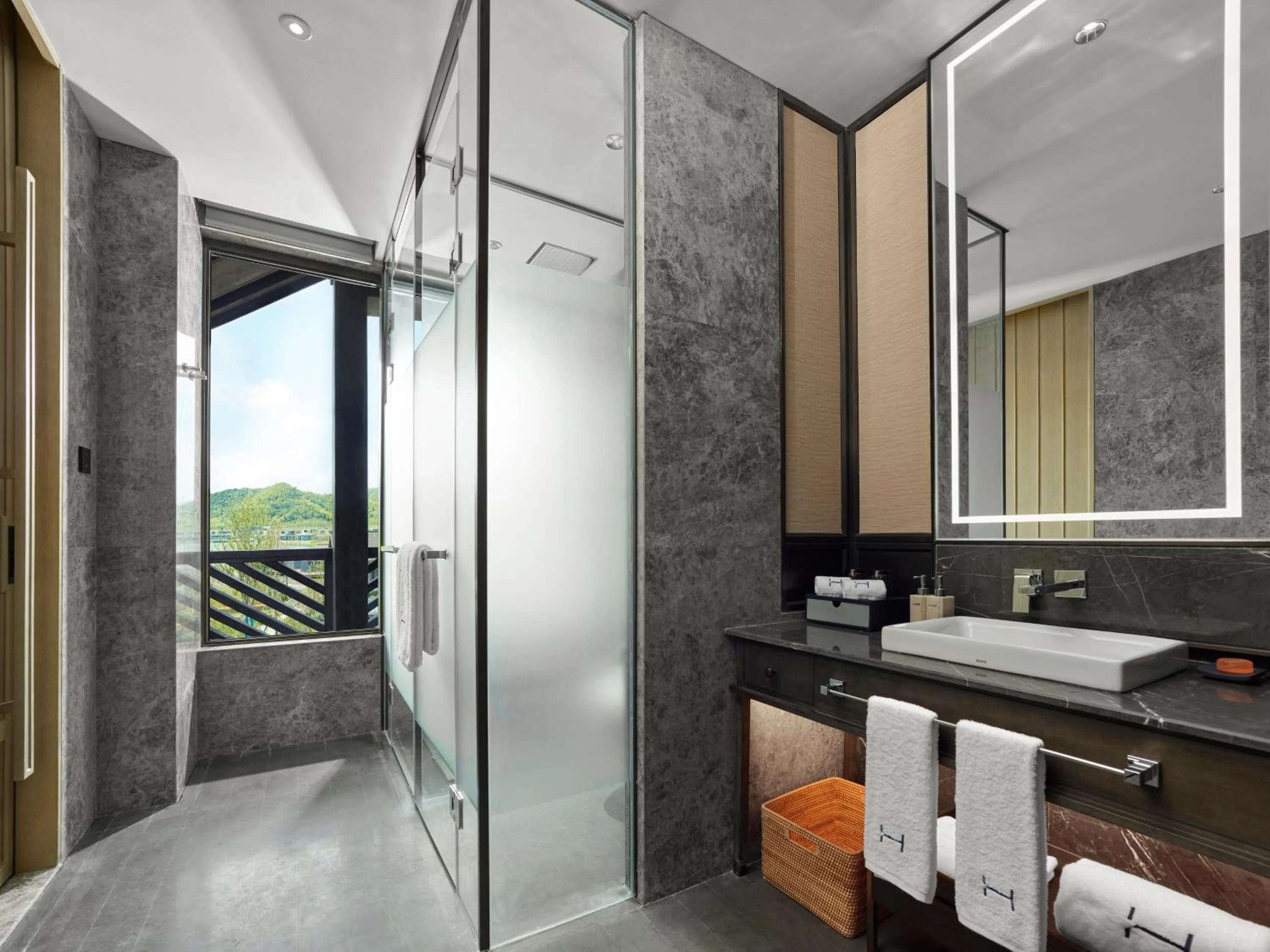 Shower in HOMM Huzhou Xisai Shan