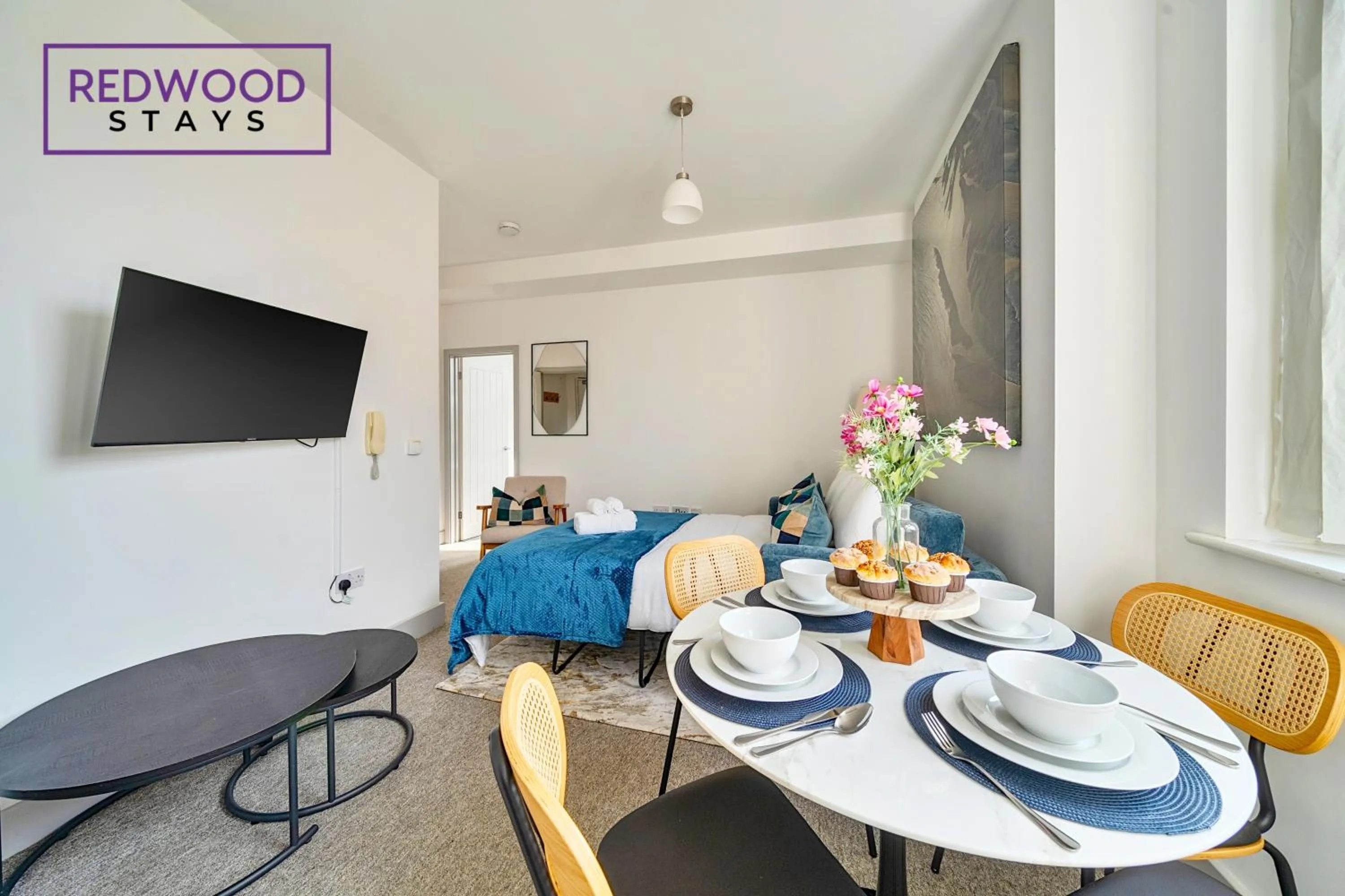 Modern 1 Bed 1 Bath Apartment for Corporates & Contractors, Free Parking, Wi-Fi & Netflix By Redwood Stays