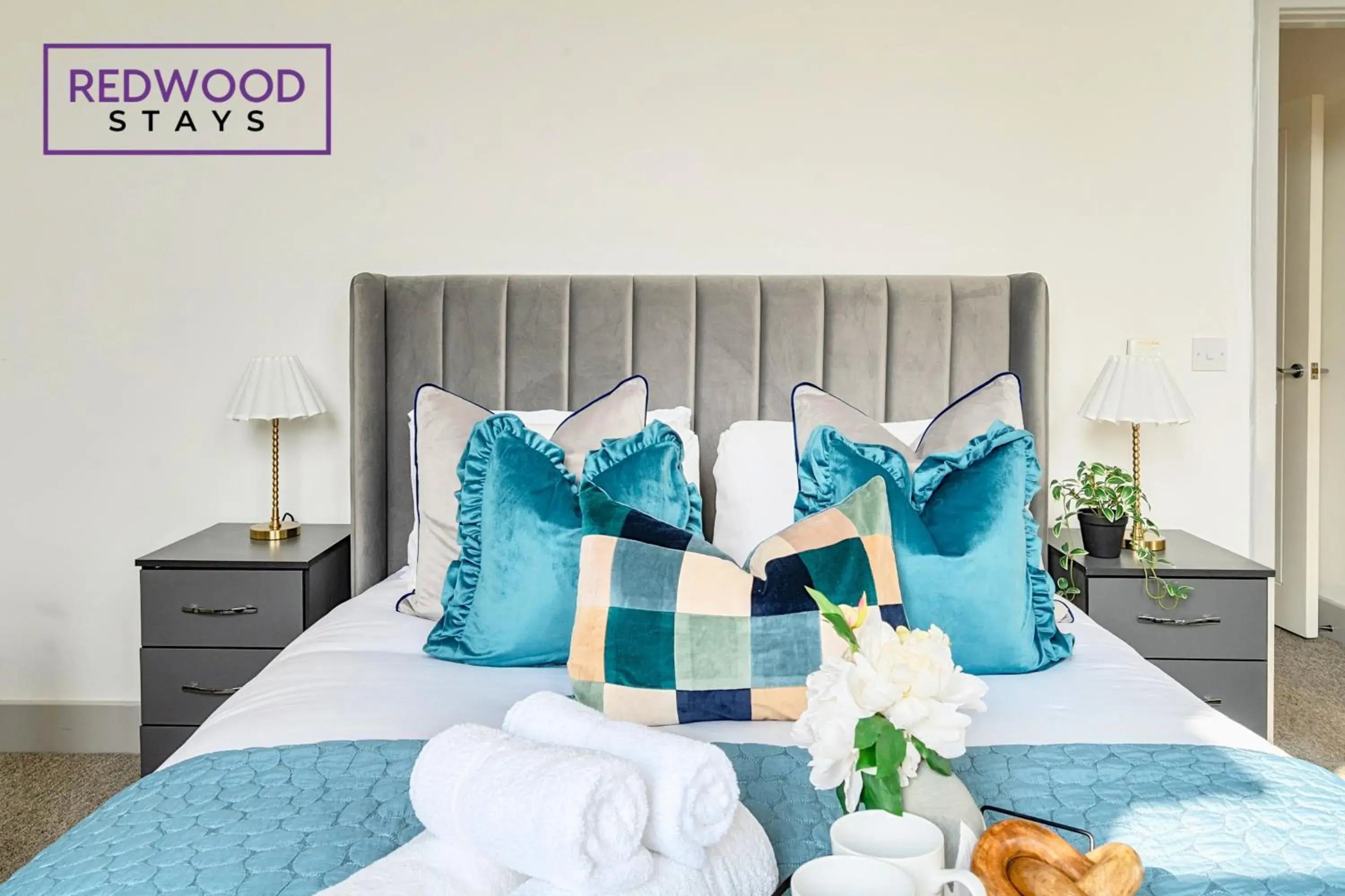 Modern 1 Bed 1 Bath Apartment for Corporates & Contractors, Free Parking, Wi-Fi & Netflix By Redwood Stays Modern 1 Bed 1 Bath Apartment for Corporates & Contractors, Free Parking, Wi-Fi & Netflix By Redwood Stays