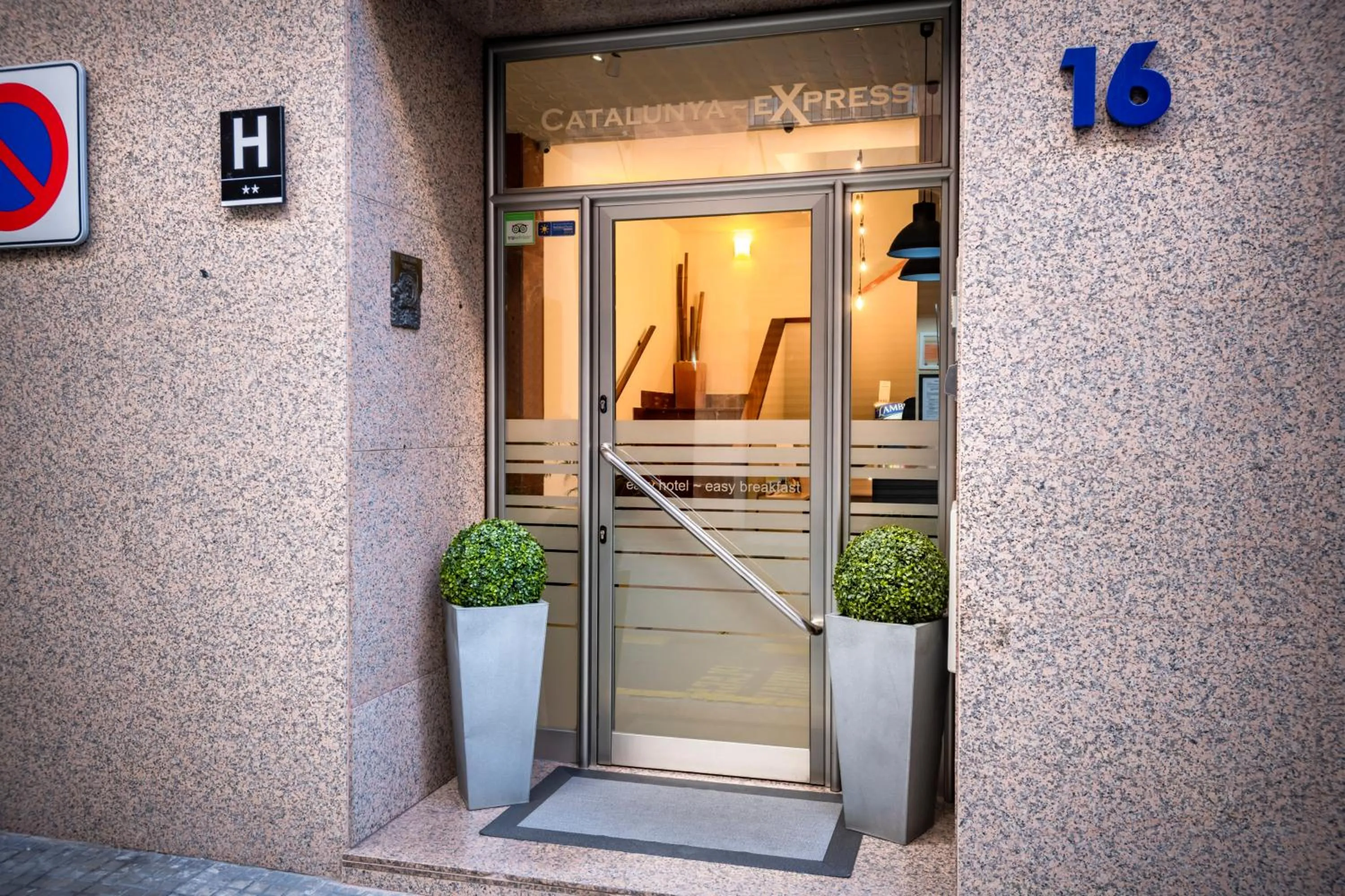 Facade/entrance in Hotel Catalunya Express