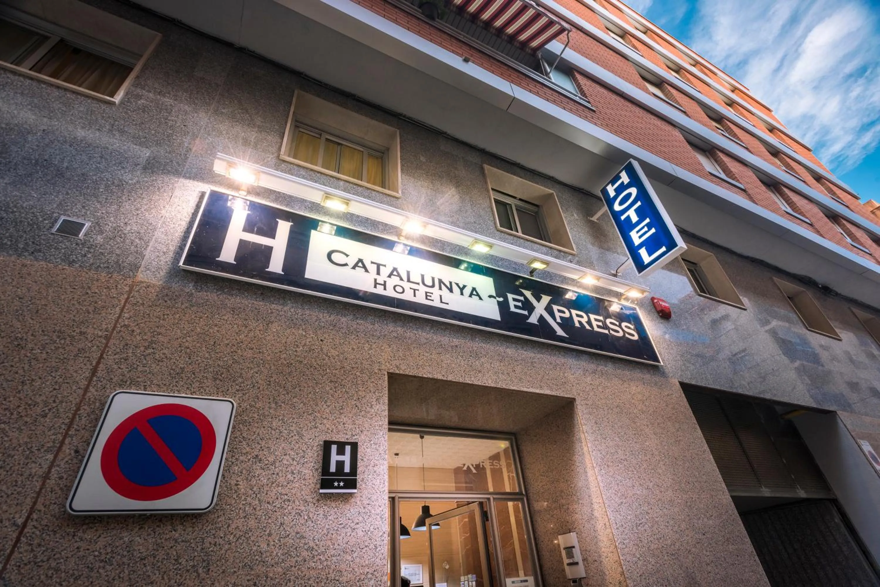 Facade/entrance in Hotel Catalunya Express