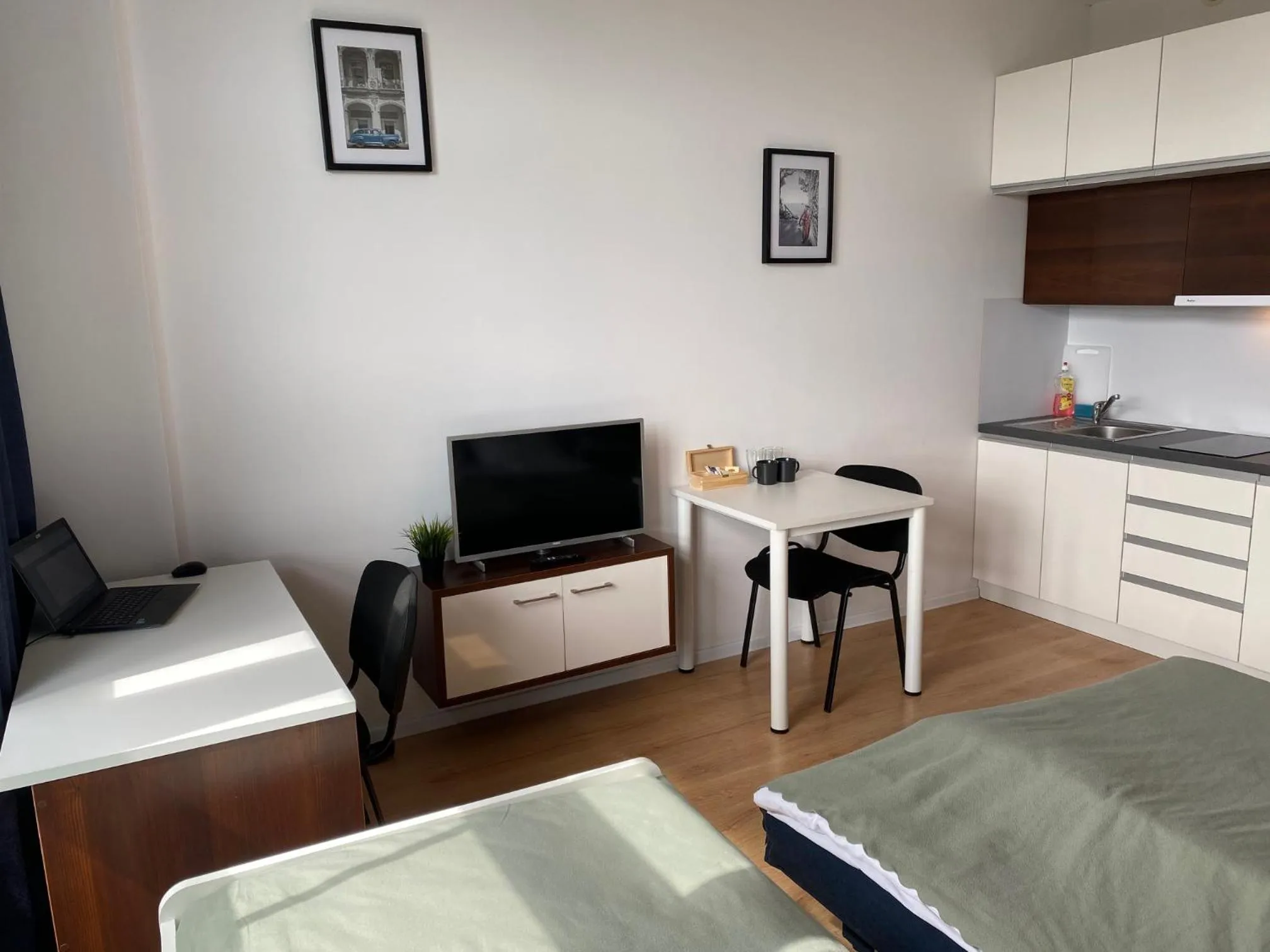 TV and multimedia, Bed in SleepWell Apartments