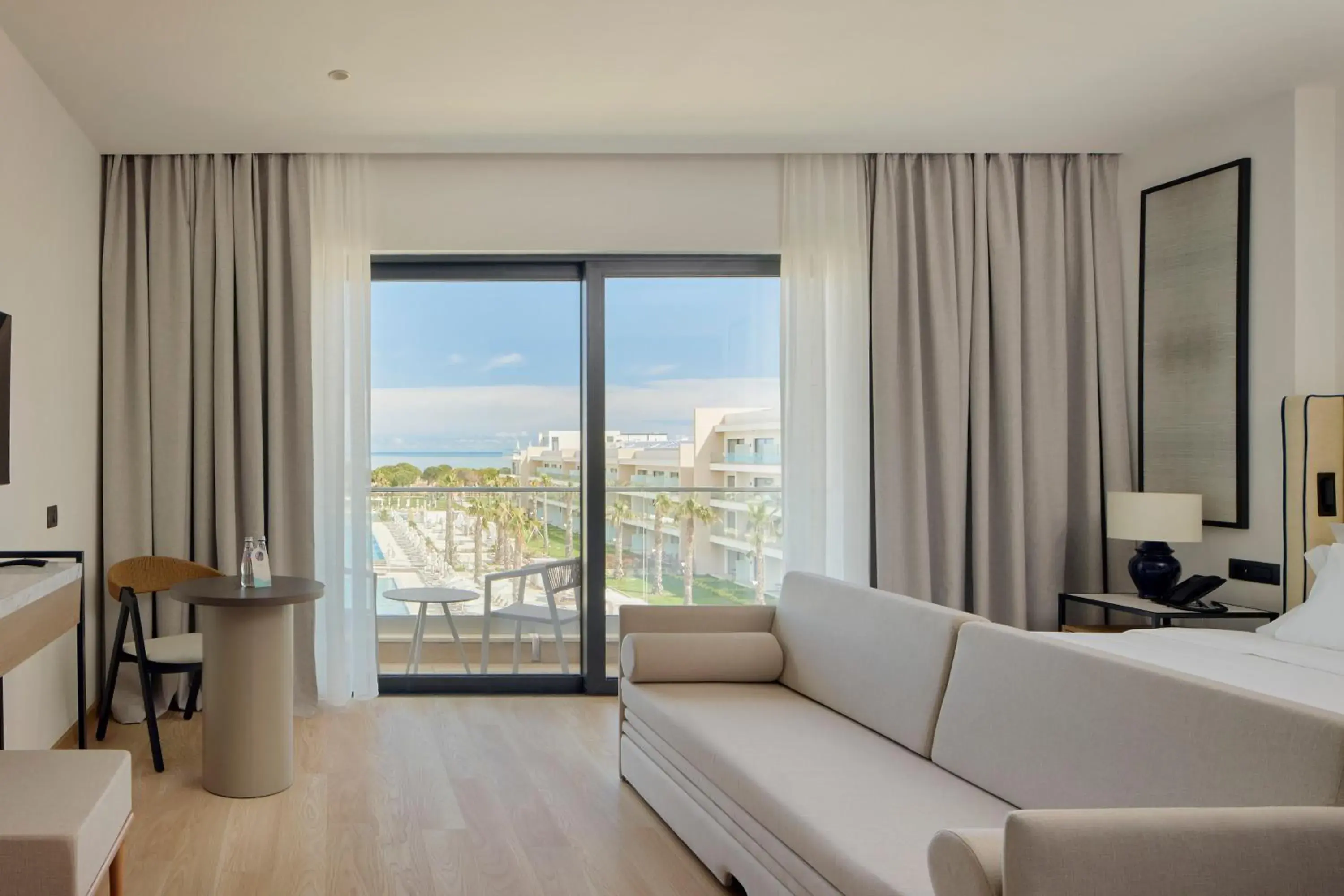 Deluxe Frontal Sea View (2 Adults + 1 Child) in Meliá Durrës Albania Deluxe Frontal Sea View (2 Adults + 1 Child) in Meliá Durrës Albania