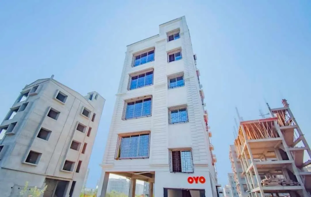 Facade/entrance in Hotel O Amar Raj Stay