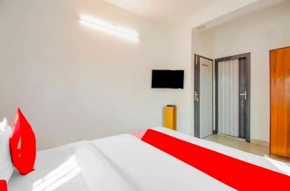 Bedroom in Hotel O Amar Raj Stay