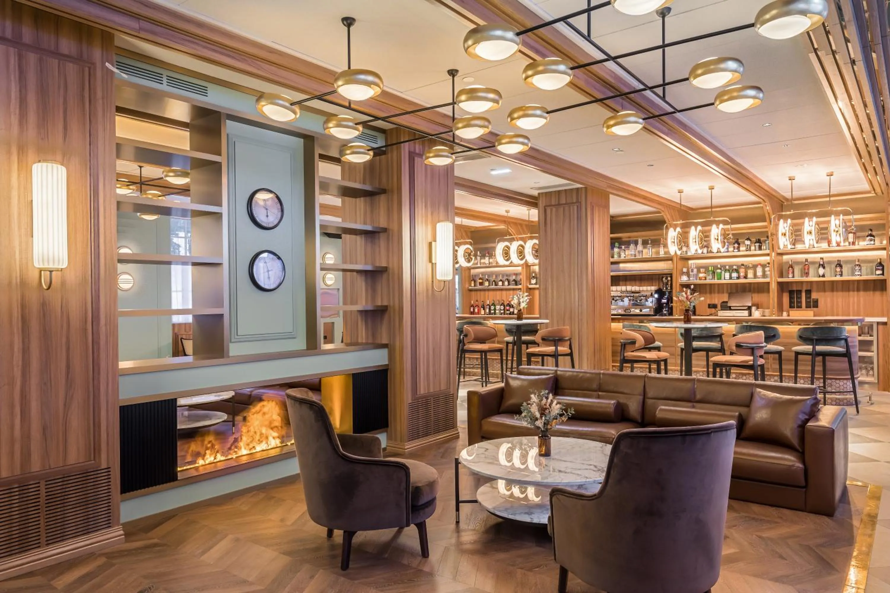 Lounge or bar in Canfranc Estación, a Royal Hideaway Hotel - Gran Lujo