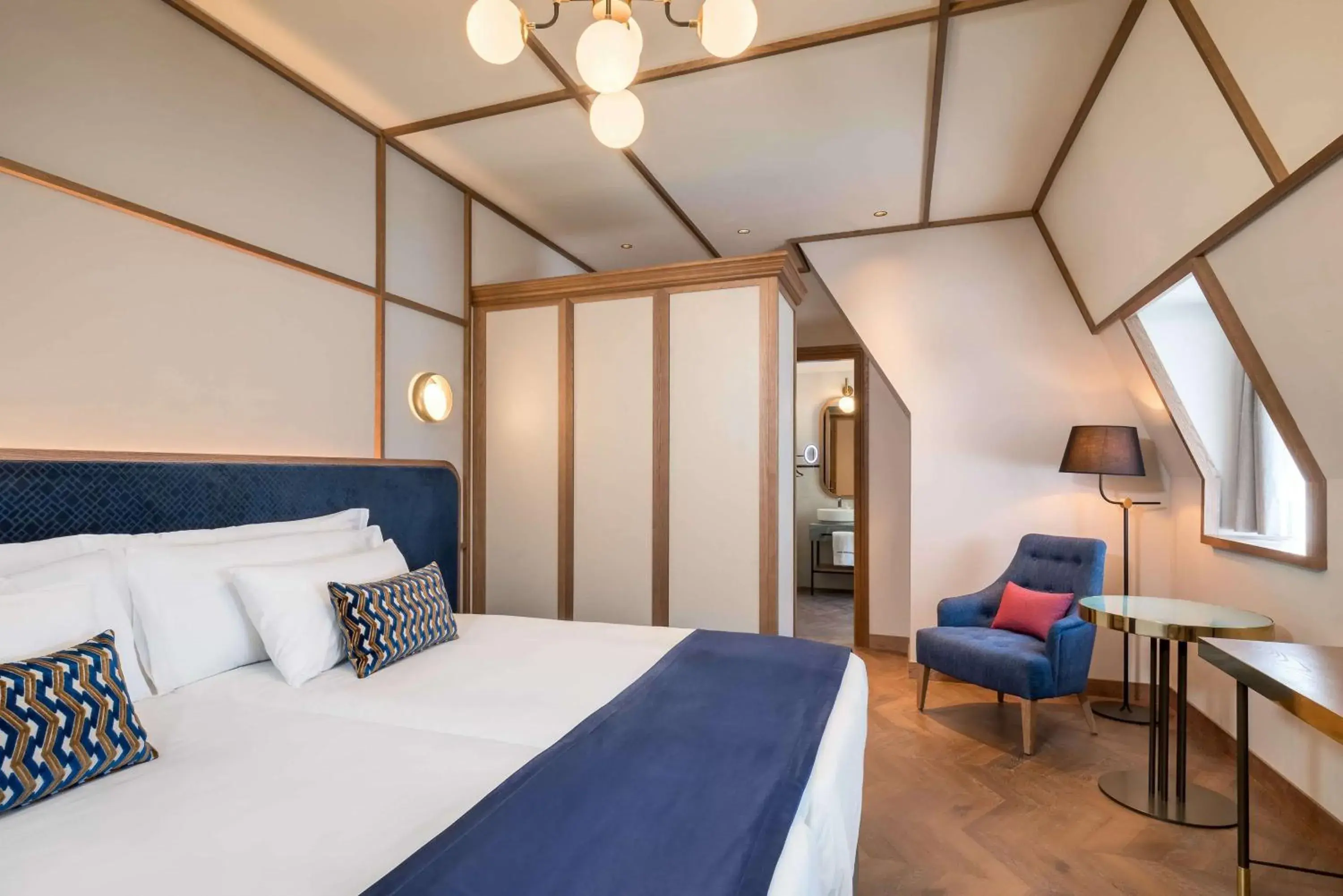 Bedroom, Bed in Canfranc Estación, a Royal Hideaway Hotel - Gran Lujo Bedroom, Bed in Canfranc Estación, a Royal Hideaway Hotel - Gran Lujo