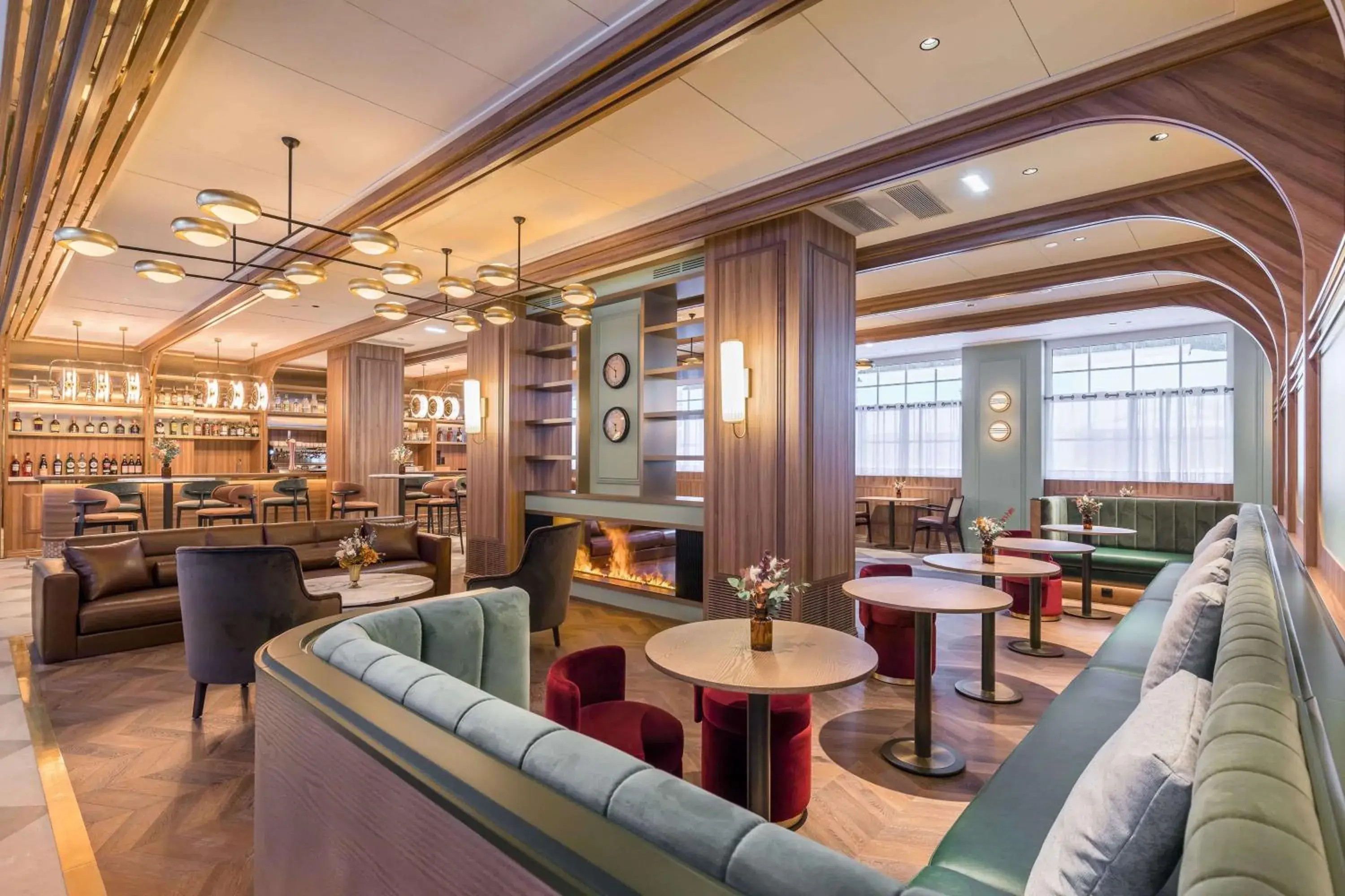 Lounge or bar in Canfranc Estación, a Royal Hideaway Hotel - Gran Lujo Lounge or bar in Canfranc Estación, a Royal Hideaway Hotel - Gran Lujo